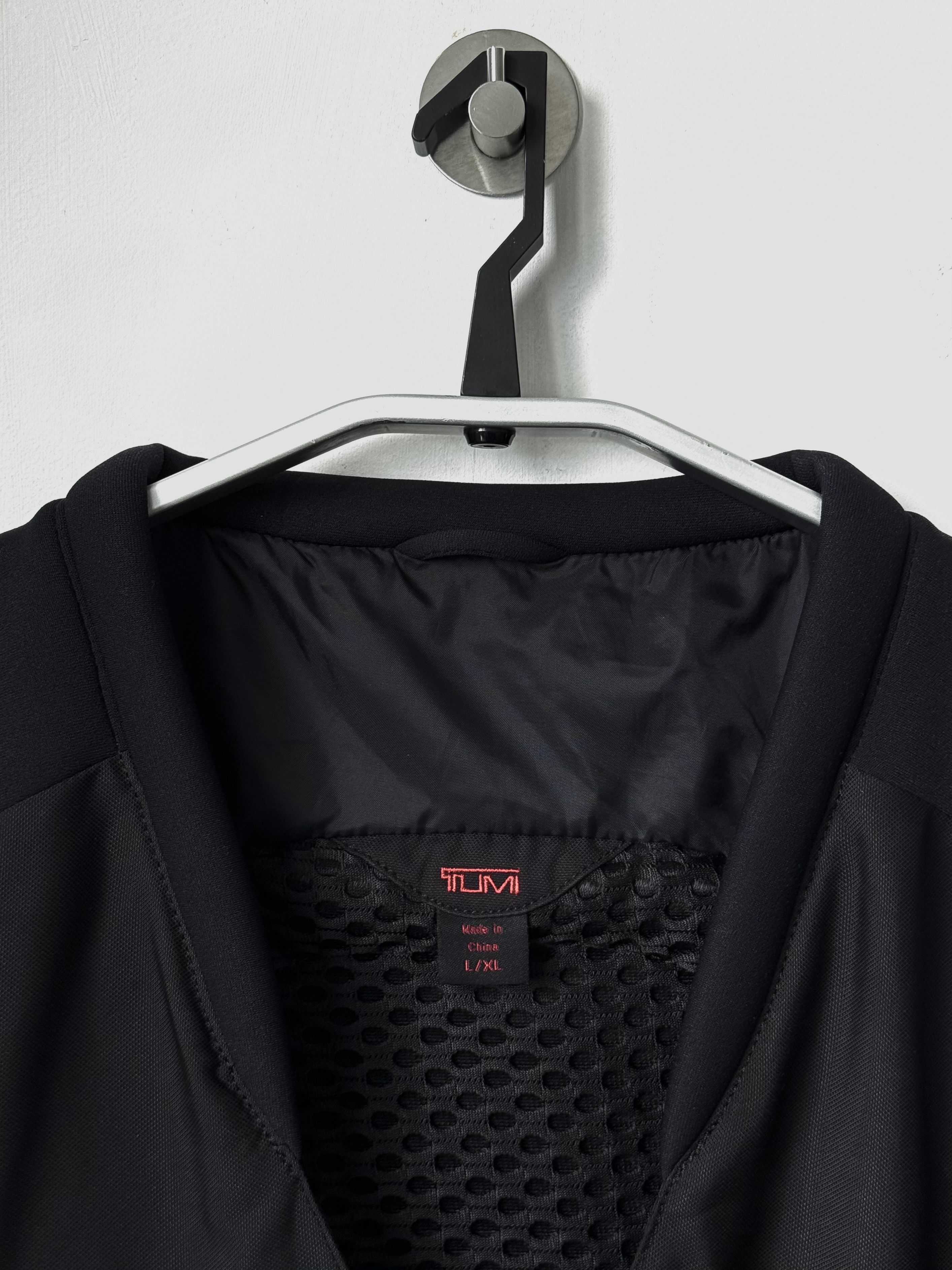 Tumi Tumi Sleevleess Black Travel Jacket Size US L / EU 52-54 / 3 - 11 Thumbnail