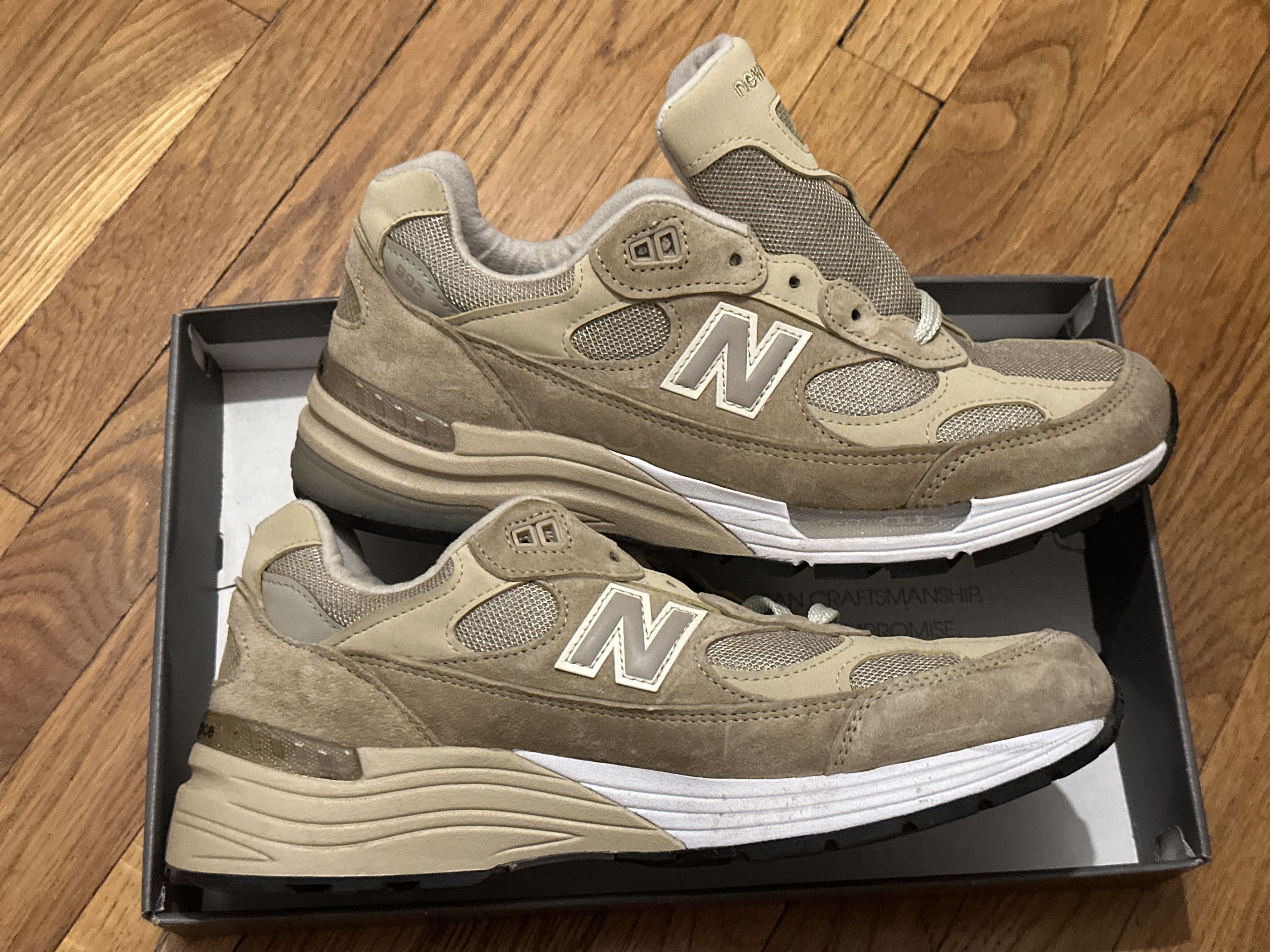 New Balance New Balance Tan 992 Shoes Size US 9 / EU 42 - 1 Thumbnail