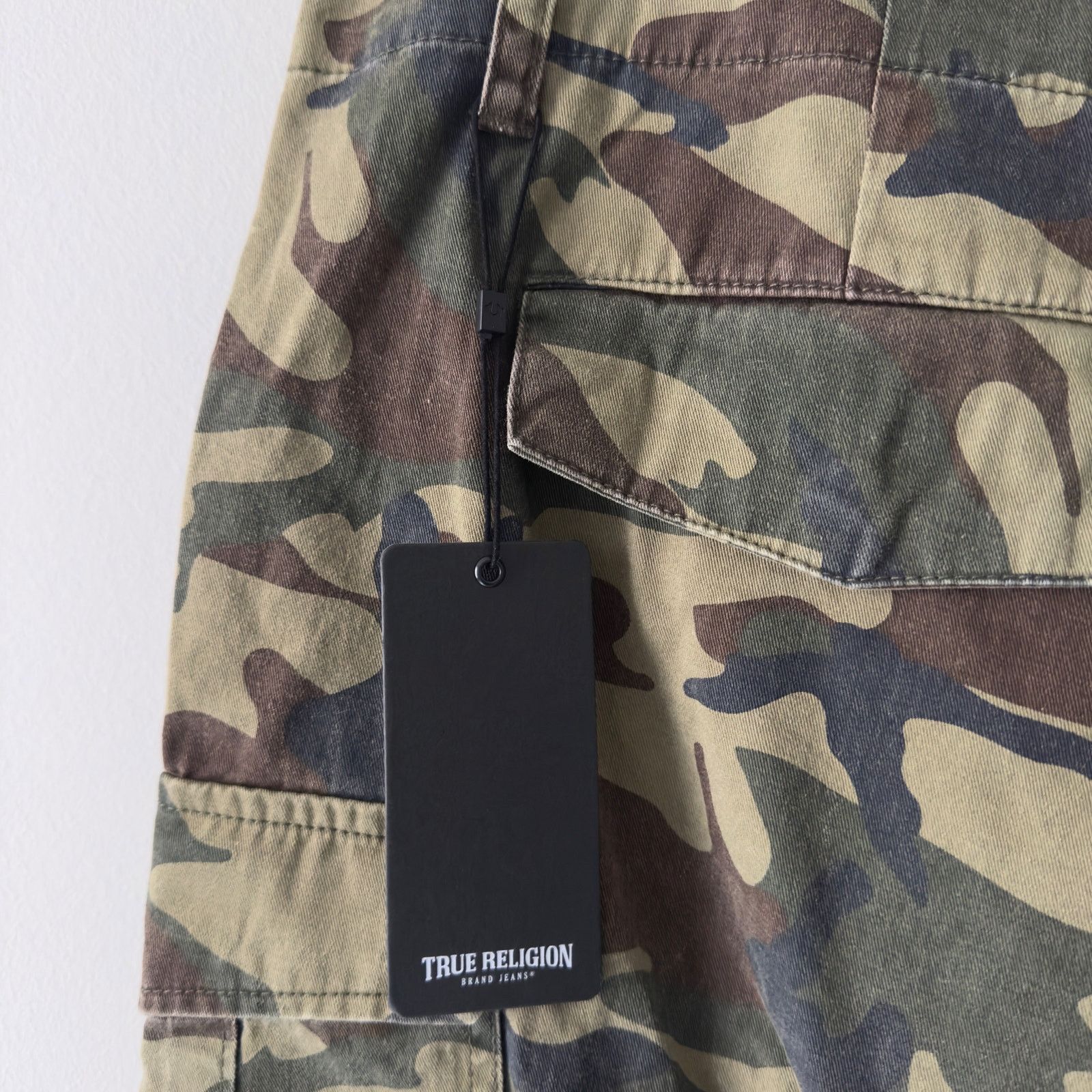 True Religion True Religion Camo Cargo Shorts Camouflage Pockets Zip Y2K Size US 38 / EU 54 - 8 Thumbnail