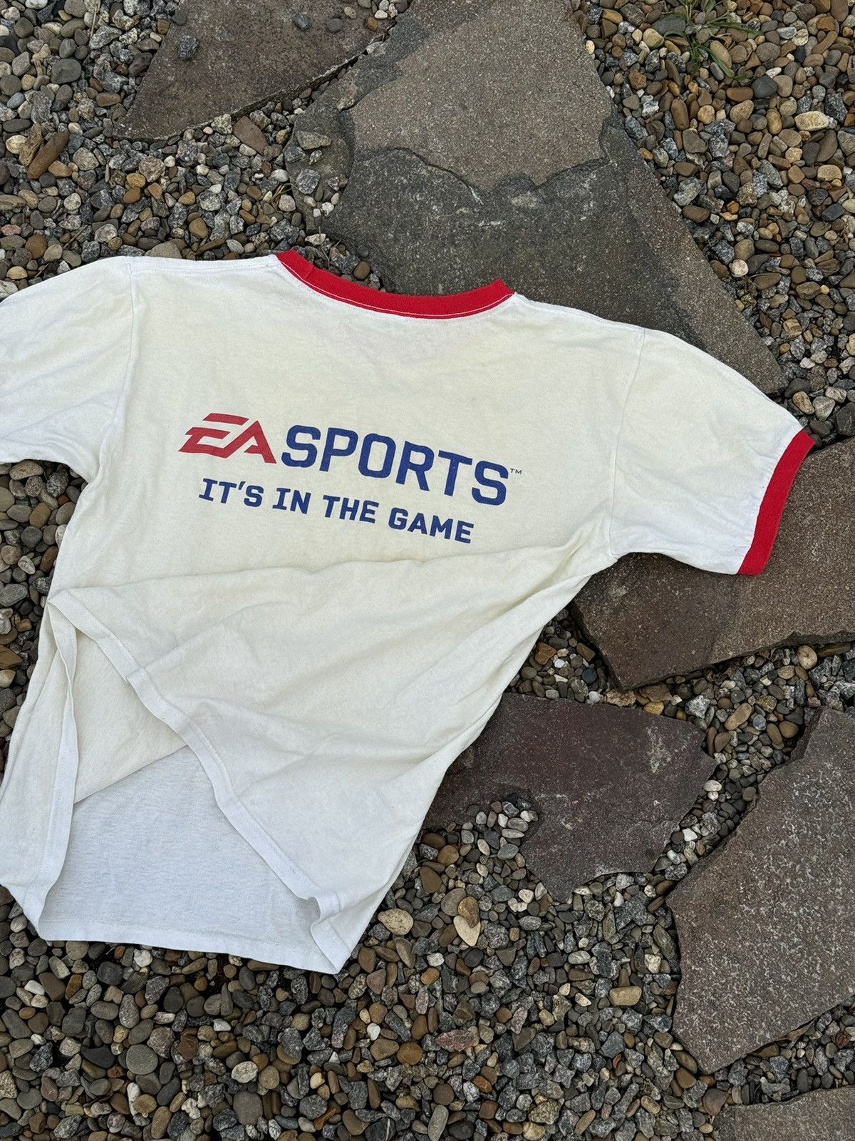 Grailed × Vintage 90’s EA Sports vintage white/red big logo t-shirt tee Apple Size US M / EU 48-50 / 2 - 6 Thumbnail