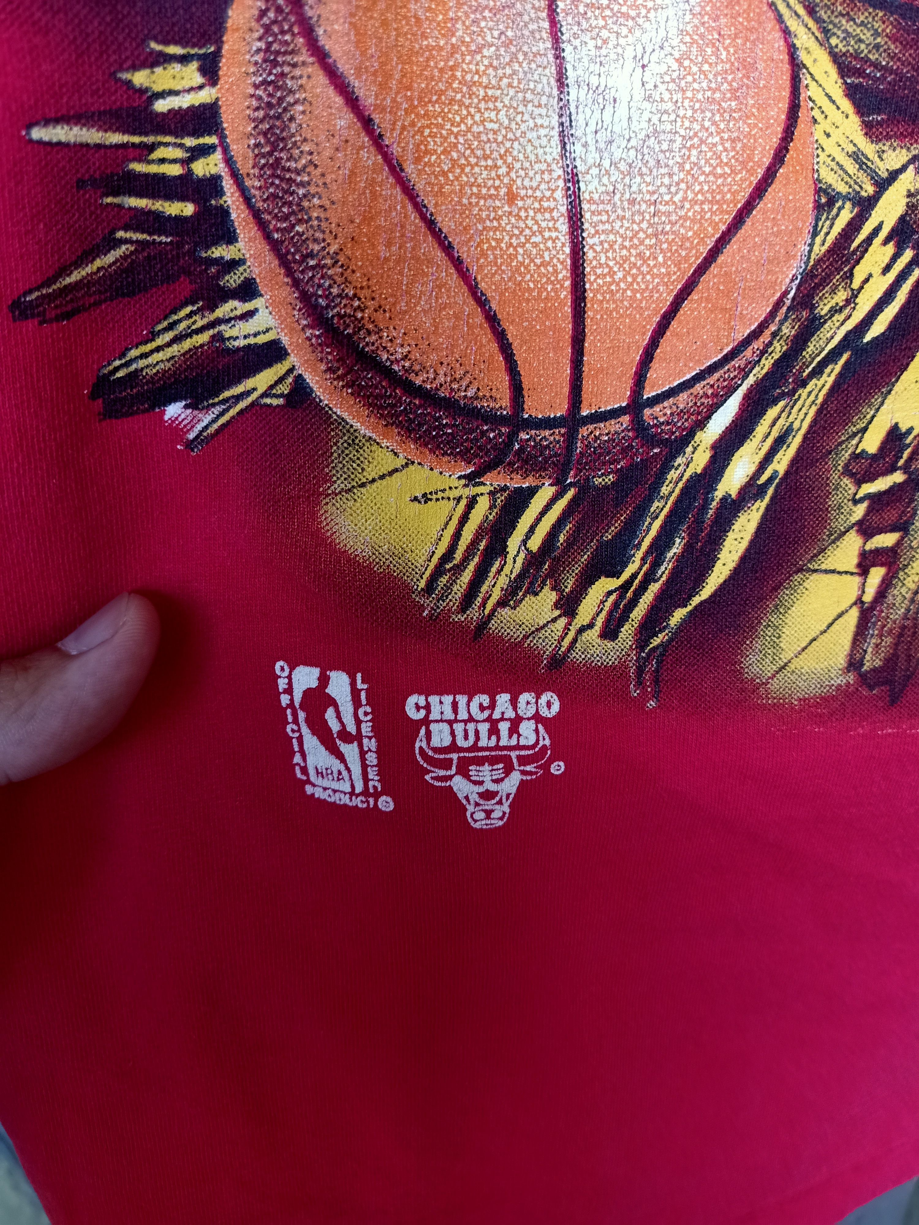 Vintage Vtg Chicago Bulls Magic Johnson tee Size US XL / EU 56 / 4 - 4 Thumbnail