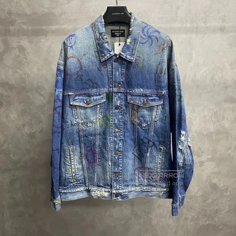 Balenciaga Balenciaga Blue Graffiti Logo Denim Jacket. Size US S / EU 44-46 / 1 - 1 Thumbnail