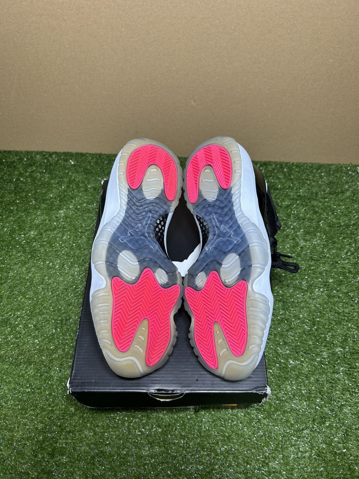 Jordan Brand Jordan 11 low Infared Size US 7.5 / EU 40-41 - 10 Thumbnail