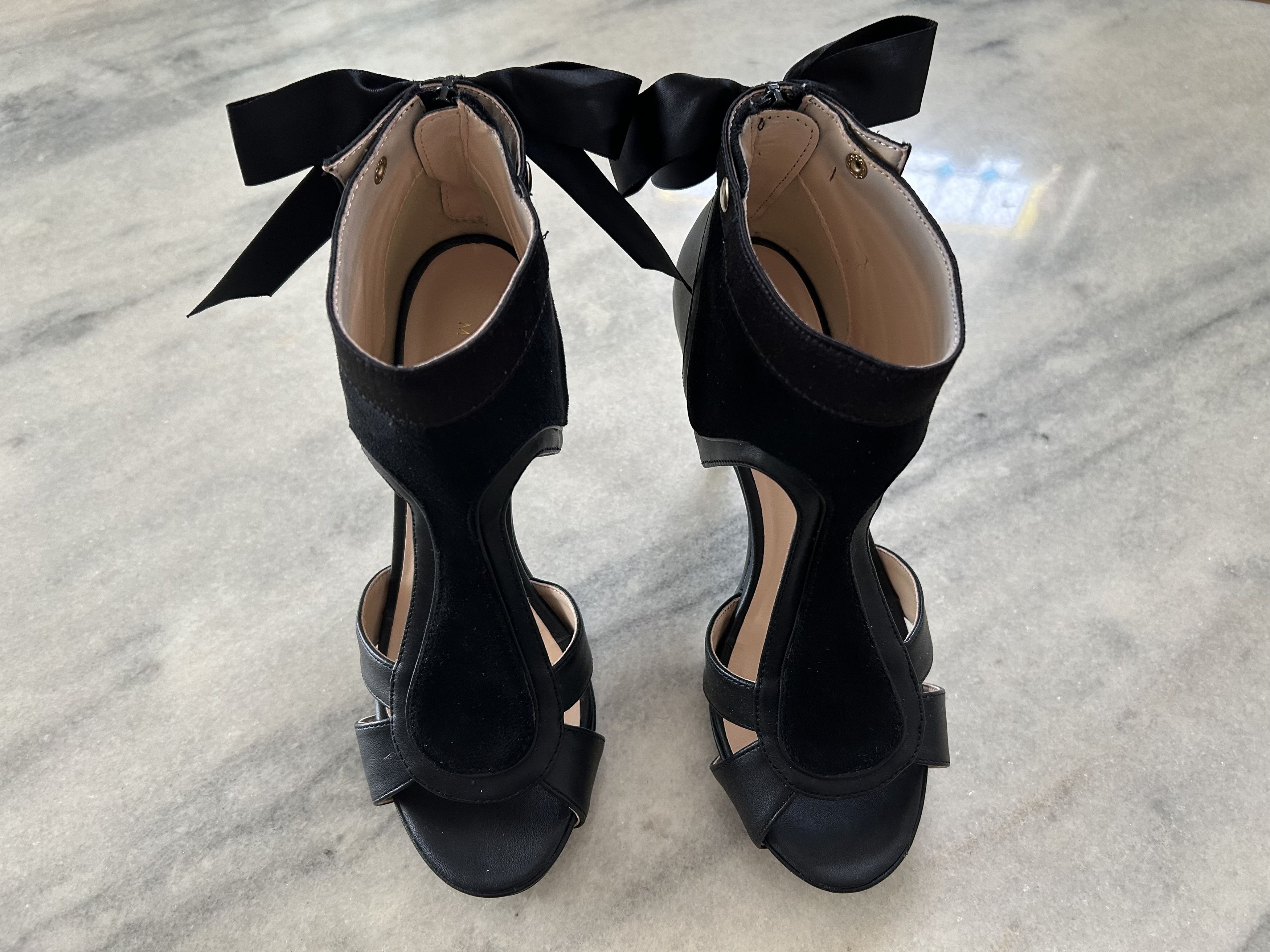 Other Metaphor NWOT Size 7.5 Black Zip Back Bow Vegan Heels Size US 7.5 / IT 37.5 - 8 Thumbnail
