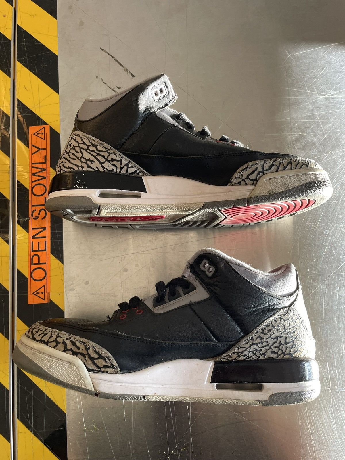 Jordan Brand Air Jordan III 3 Black Cement Elephant Print Size 7Y 7 Size US 7 / EU 40 - 7 Thumbnail
