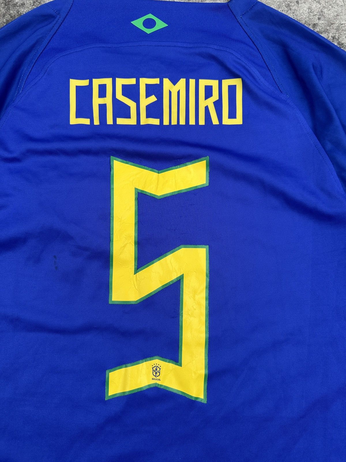 Vintage Vintage Nike Brazil 5 Casemiro Soccer Jersey Blokecore L Y2K Size US L / EU 52-54 / 3 - 4 Thumbnail