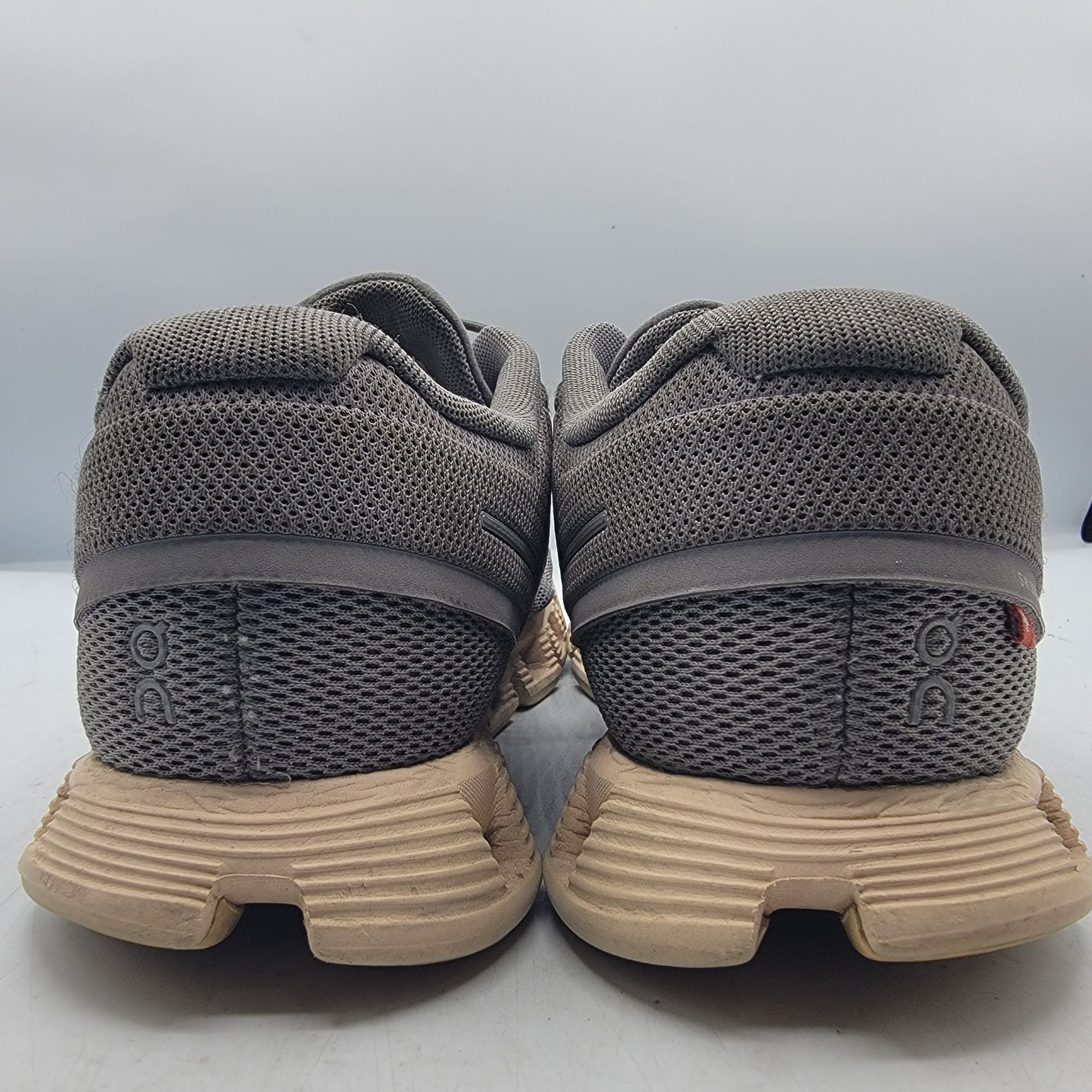 ON Cloud 5 Zinc Shell Womens 7 Gray Athletic Shoes Lightweig