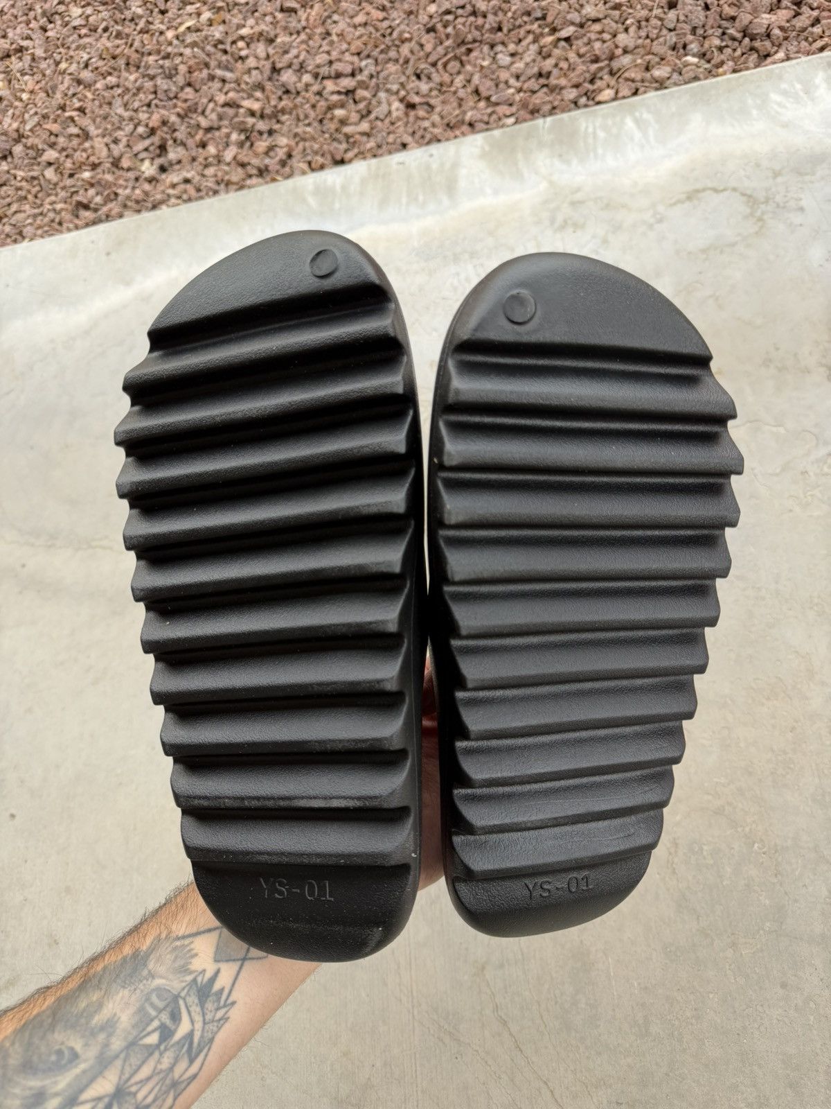 Yeezy Yeezy YS-01 Black Slide Men’s Size 7 Mens Brand New Size US 7 / EU 40 - 5 Thumbnail