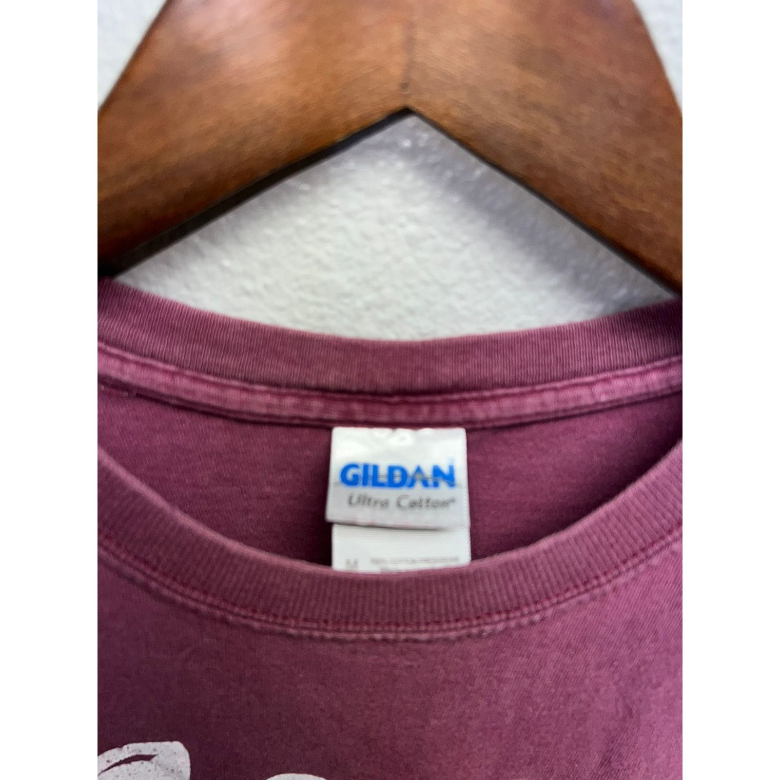 Gildan Art Club Shirt 2011 2012 Artwork School Red Tee Shirt Medium Size US M / EU 48-50 / 2 - 5 Thumbnail