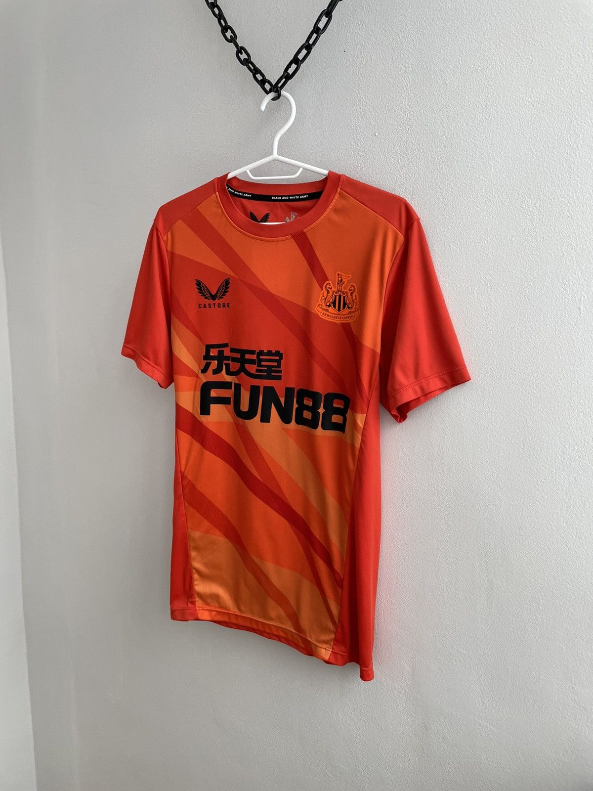 Castore Newcastle United 2021 2022 Pre Match Football Shirt Jersey Size US S / EU 44-46 / 1 - 2 Thumbnail