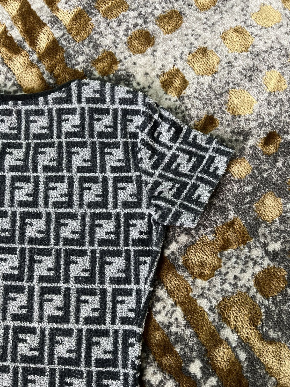 Fendi × Vintage Vintage Fendi Monogram t-shirt Size S / US 4 / IT 40 - 10 Thumbnail
