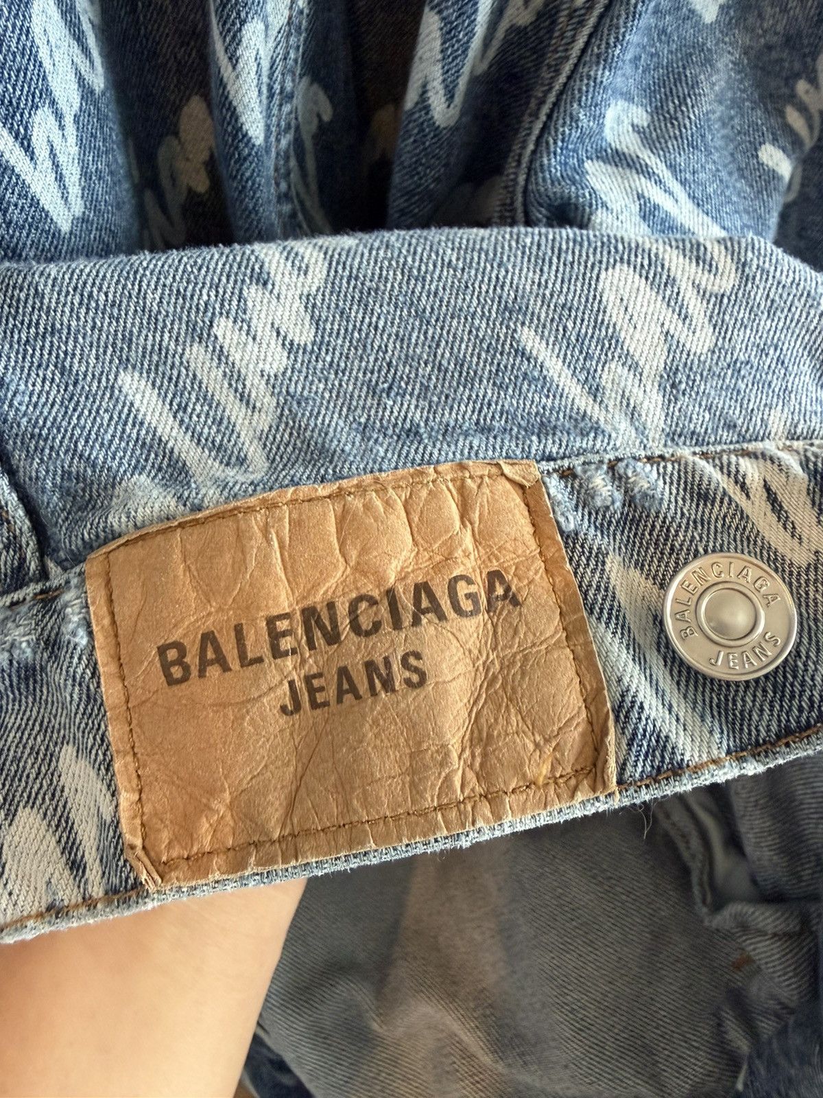 Balenciaga Balenciaga All Over Logo Denim Jacket Size US M / EU 48-50 / 2 - 8 Thumbnail