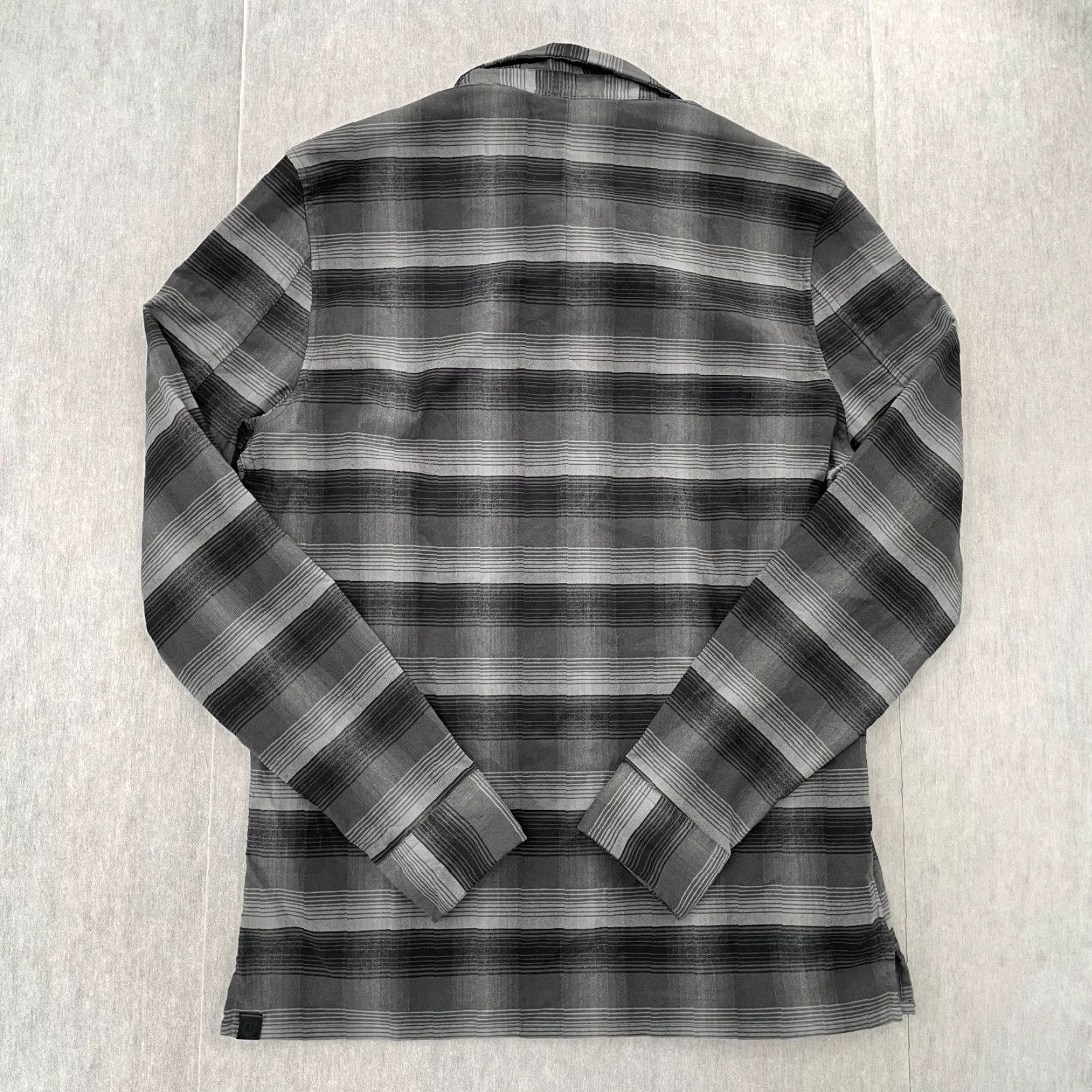 Lululemon VINTAGE Lululemon Masons Peak Flannel Shirt Adult Small Gray Plaid Button Up Men Size US S / EU 44-46 / 1 - 2 Thumbnail