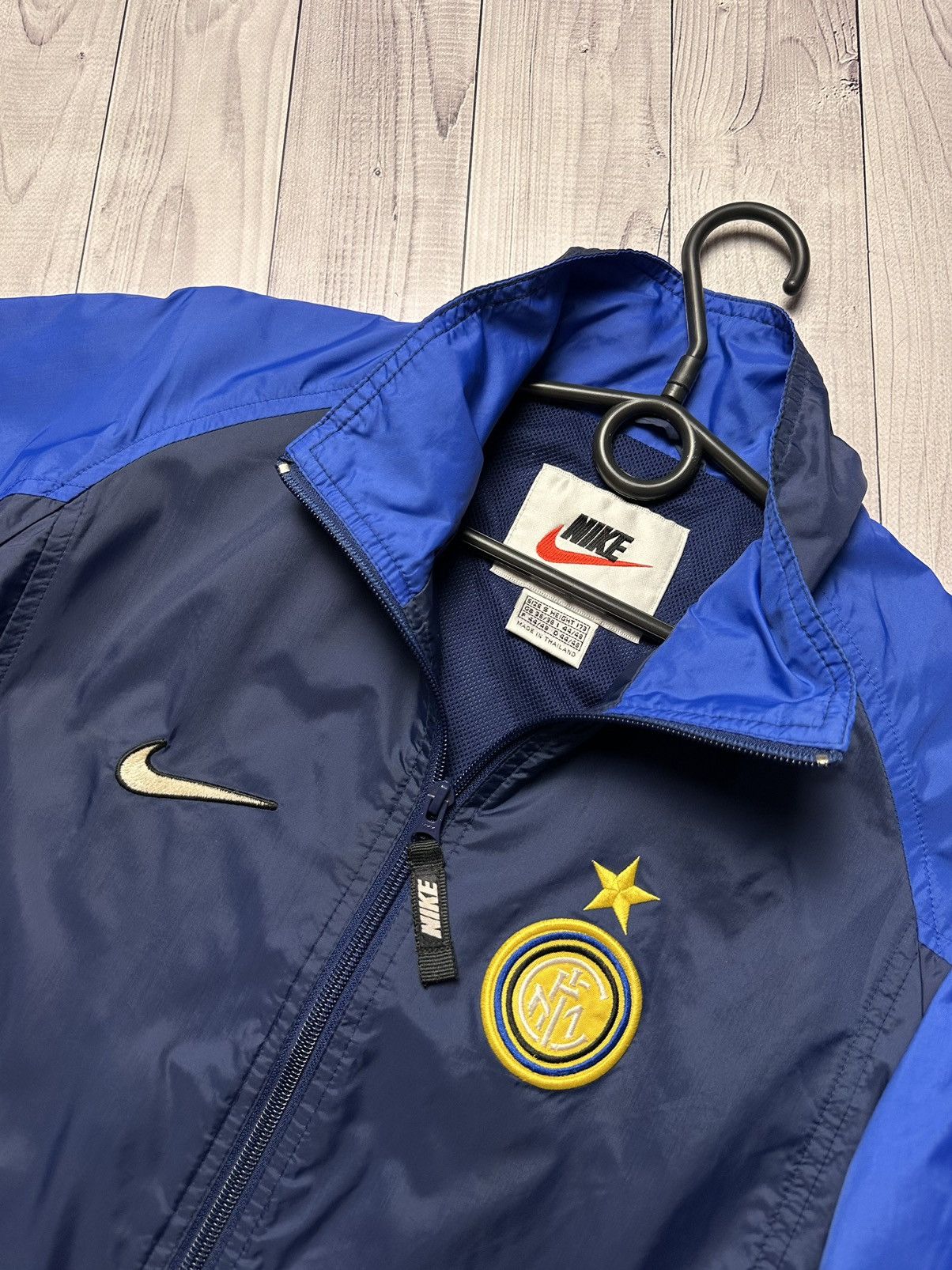 Vintage Vintage Nike Inter Milan soccer jacket size S big swoosh Size US S / EU 44-46 / 1 - 6 Thumbnail