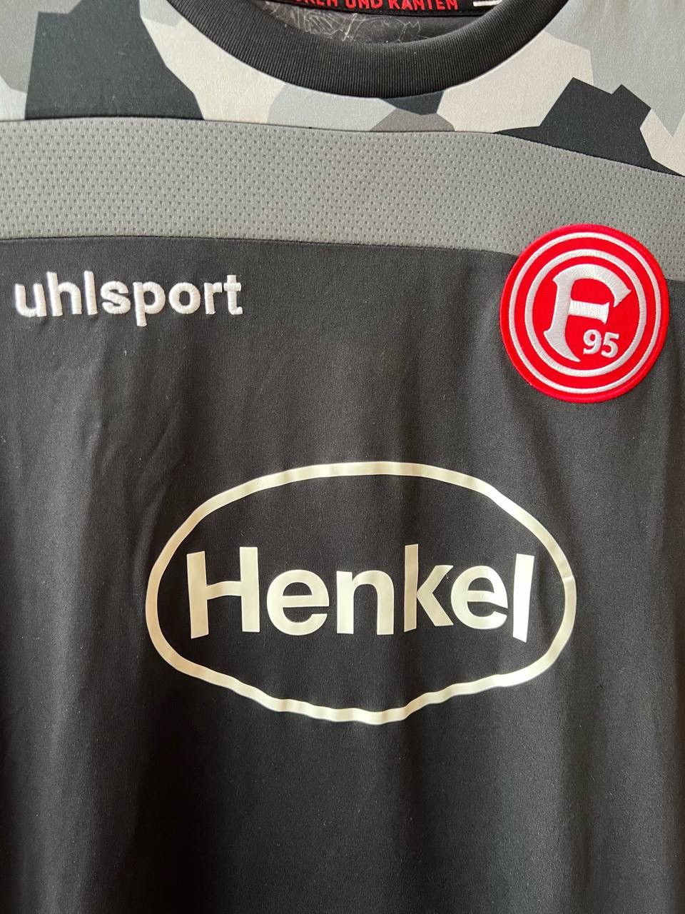 Sports Specialties 2020/21 FORTUNA DUSSELDORF THIRD UHLSPORT SOCCER JERSEY SZ S Size US S / EU 44-46 / 1 - 4 Thumbnail