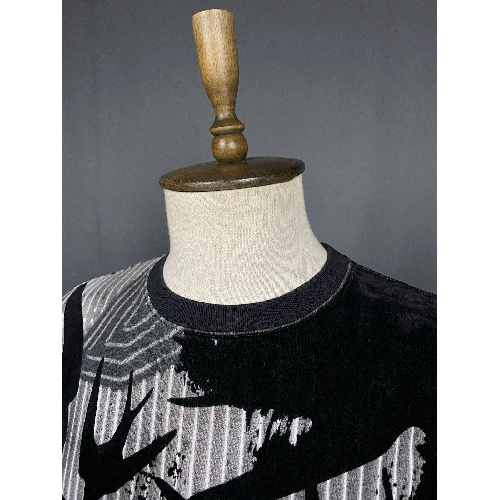 Alexander McQueen Alexander McQueen Swallow Bird & Skulls Men's Black Crewneck Size US S / EU 44-46 / 1 - 5 Thumbnail