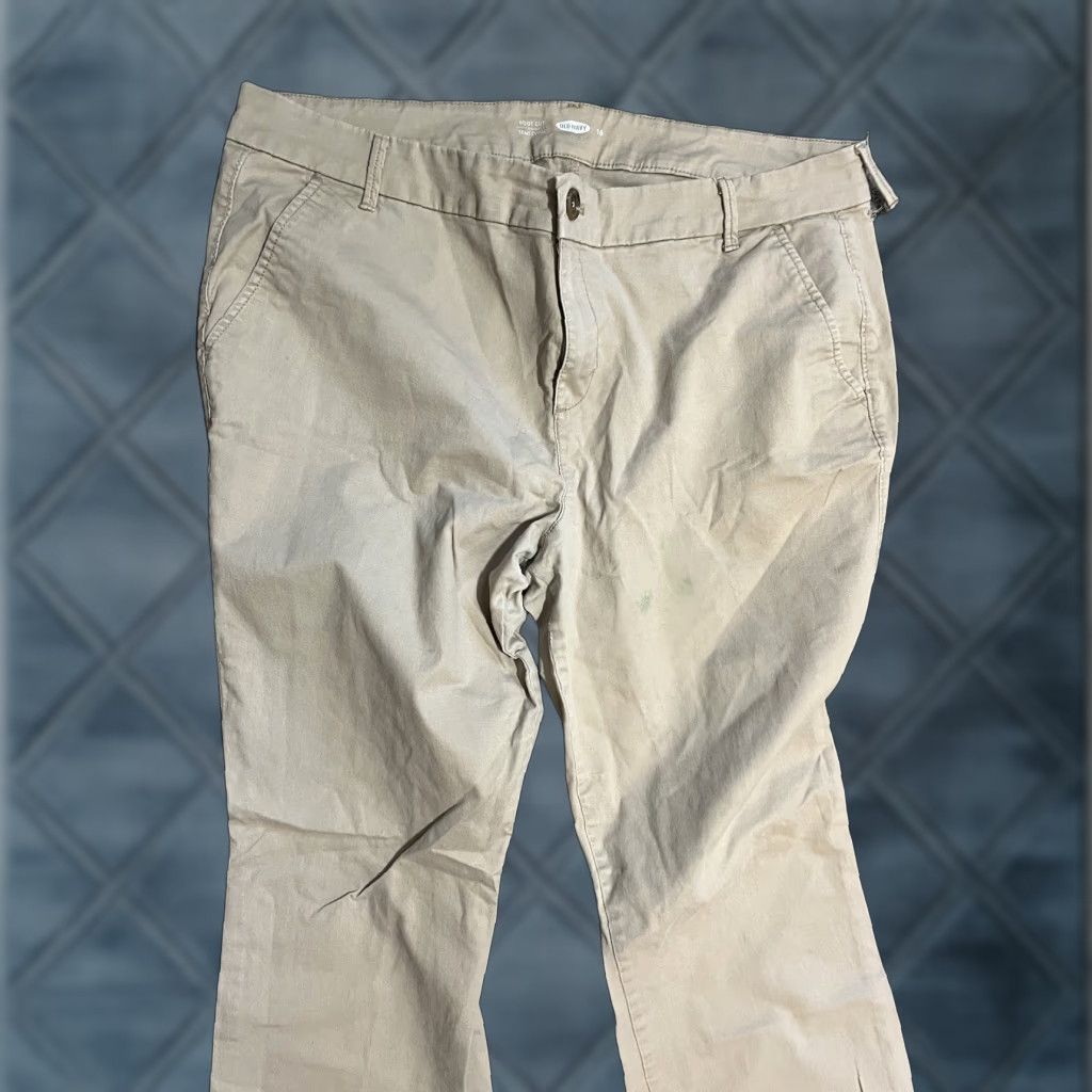 Old Navy Old Navy Beige Boot Cut Chino Pants Womens Size 16 Cotton Blend Stretch Solid Bootcut Size 38" / US 16 / IT 52 - 1 Thumbnail