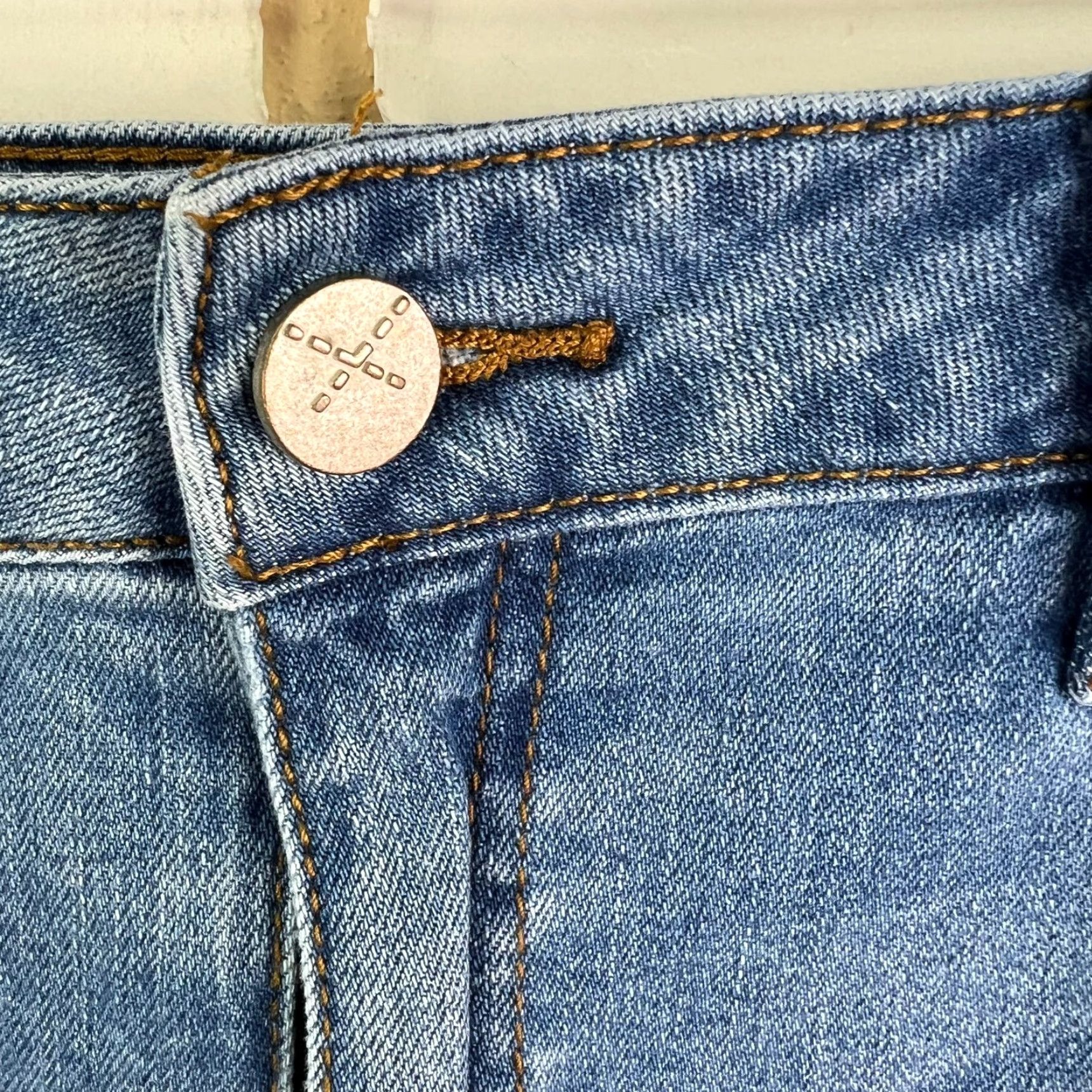 Denime Unpublished Denim Blue Jean Mini Skirt Womens Size 31 Raw Hem 32X17 Size 24" / US 00 / IT 34 - 2 Thumbnail
