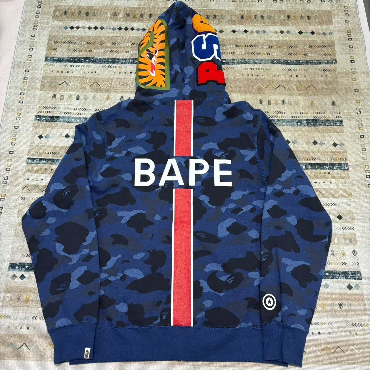 Bape BAPE PARIS CAMO SHARK FULL ZIP HOODIE Size US XL / EU 56 / 4 - 2 Thumbnail