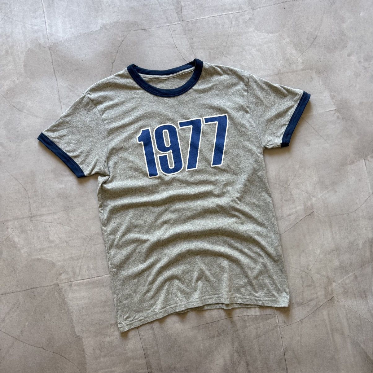 Band Tees Rare 1996 ASH Album 1977 Archive Big Logo T-Shirt Tee Size US M / EU 48-50 / 2 - 1 Thumbnail