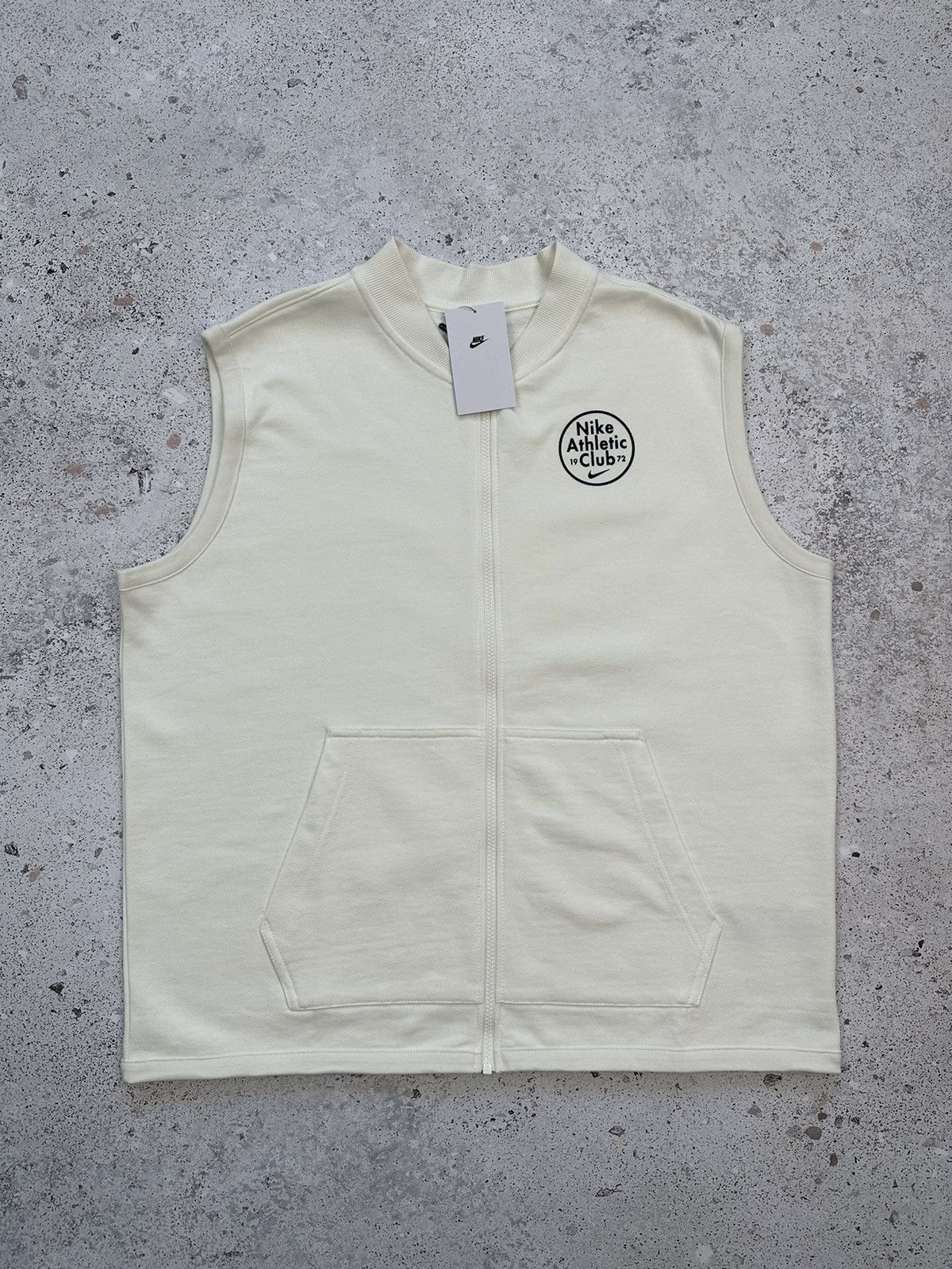 Jordan Brand × Nike Nike Sportswear Trend Fleece Athletic Club Gilet Men white Size US XL / EU 56 / 4 - 4 Thumbnail