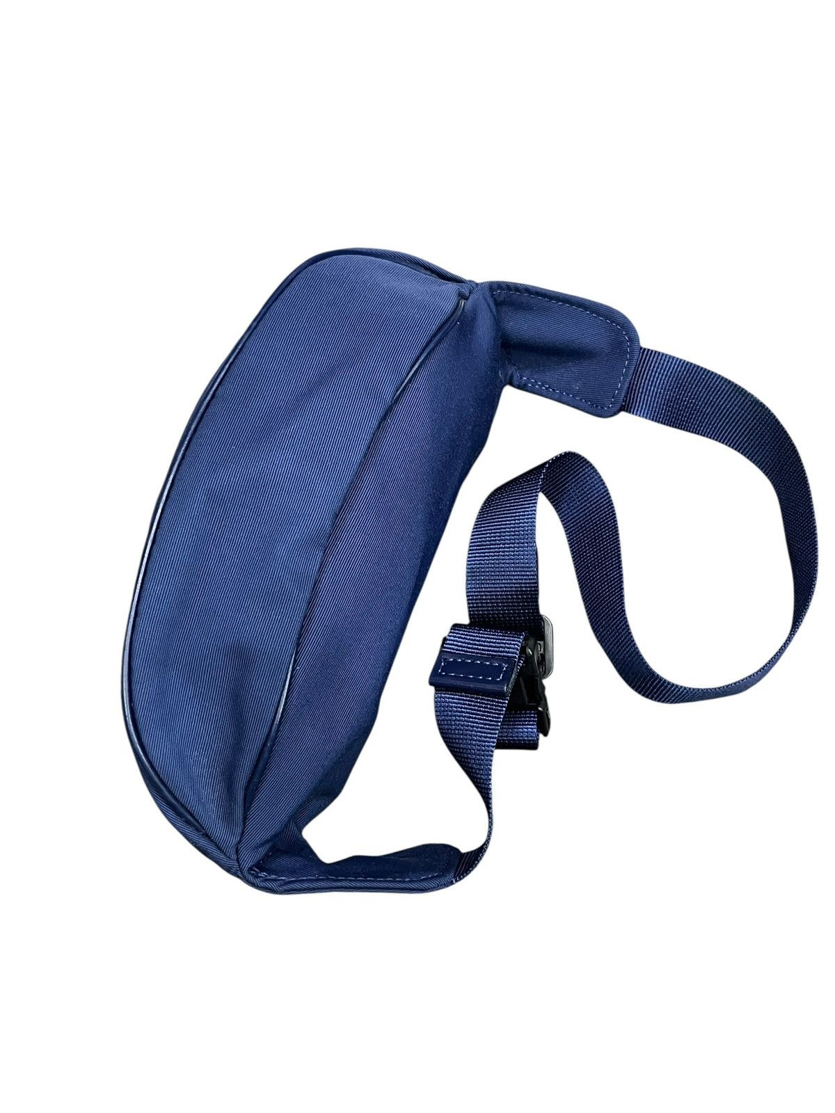 Moschino Authentic vintage Moschino waist pouch bag Made in Japan. Size ONE SIZE - 10 Thumbnail