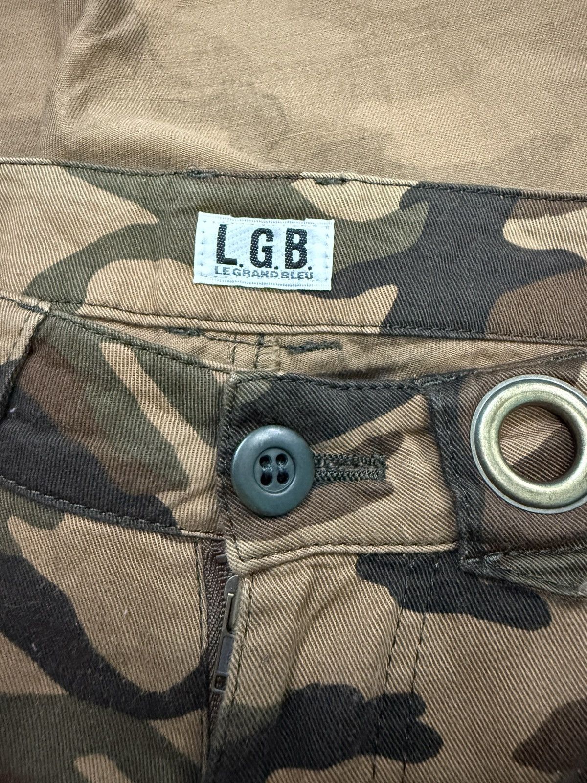Other LE GRAND BLEU CAMO FLARED PANT Size 30" / US 8 / IT 44 - 12 Thumbnail