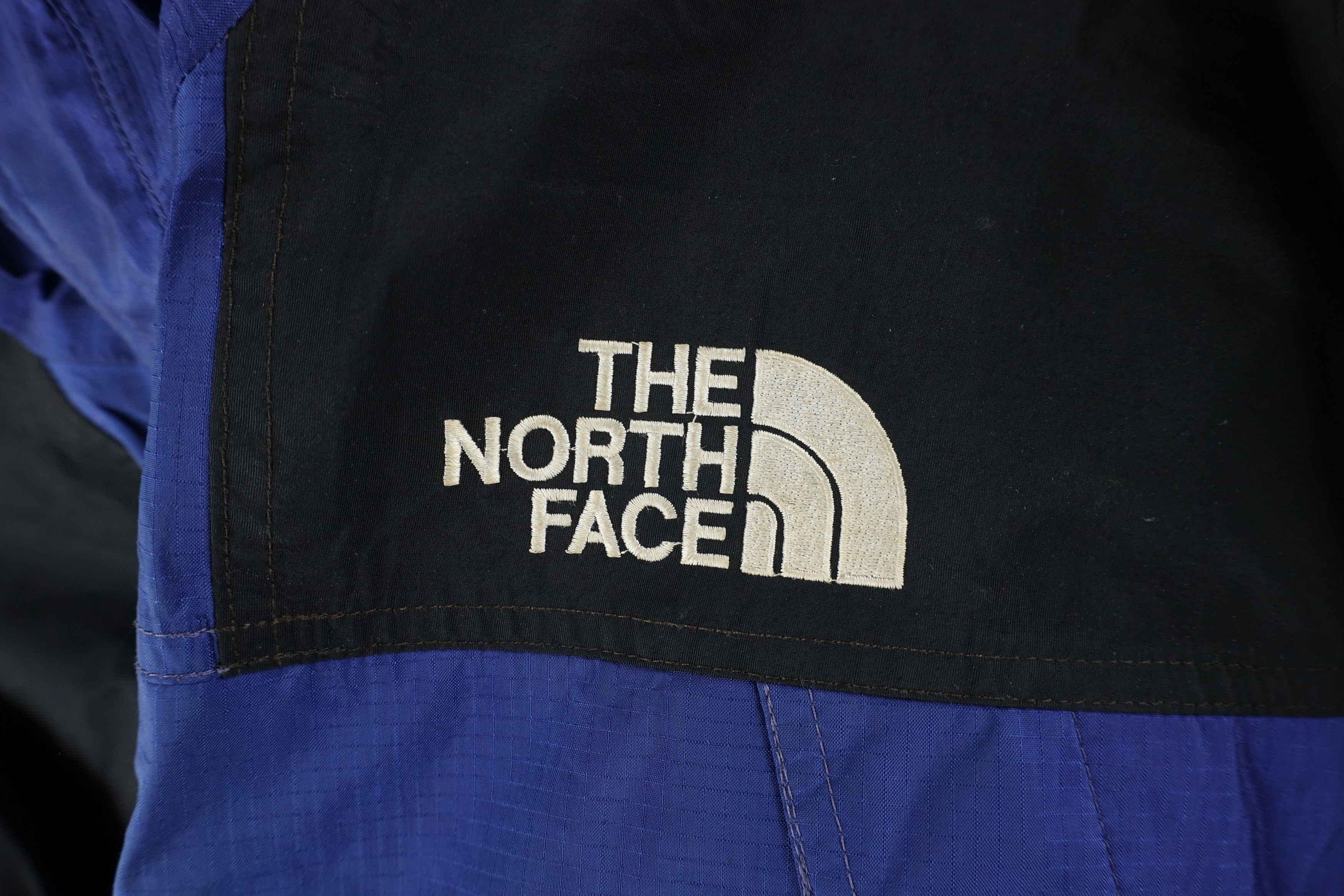 The North Face Vintage 90s The North Face Goretex Waterproof Hooded Jacket Size US M / EU 48-50 / 2 - 4 Thumbnail