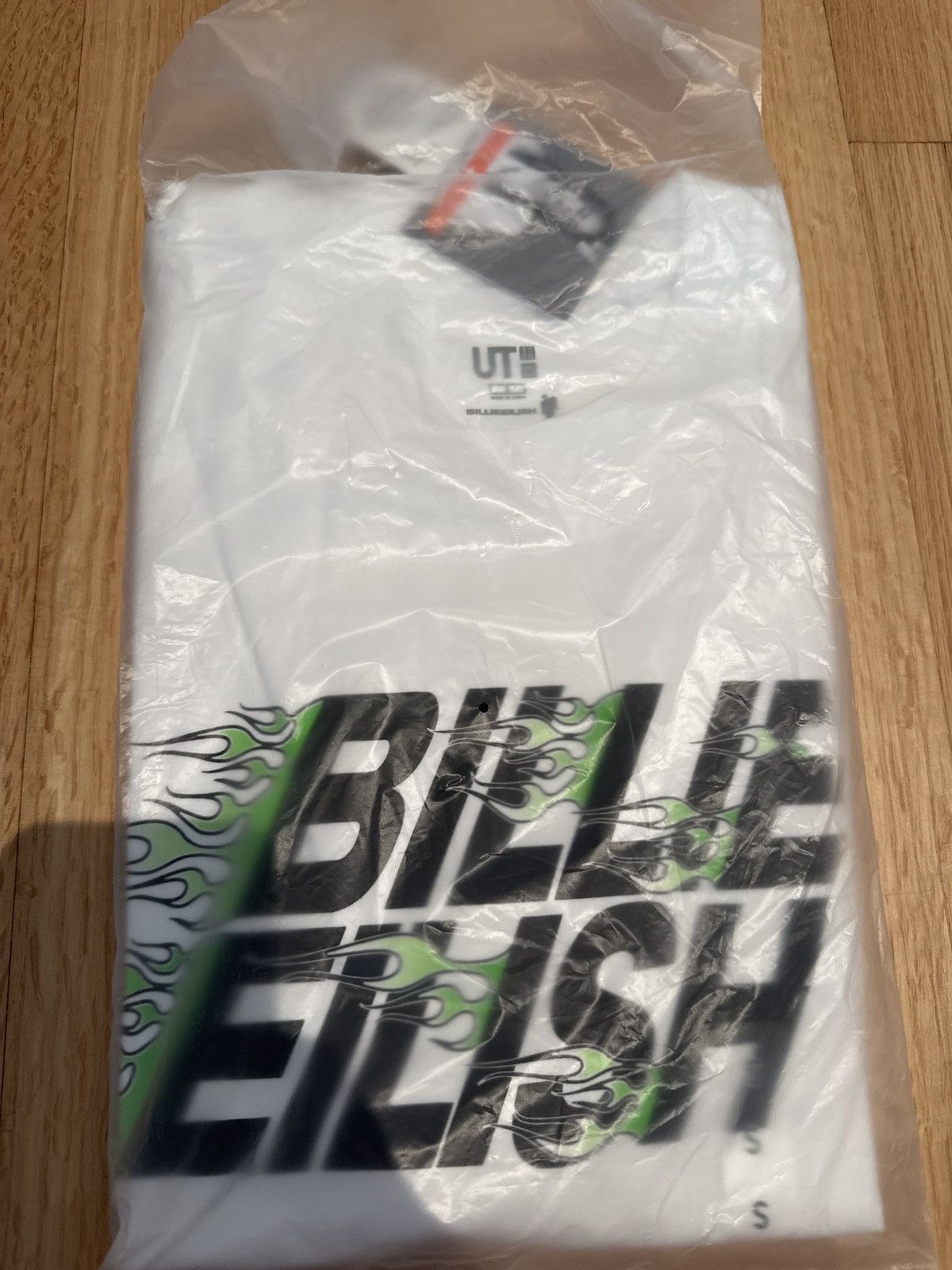 Billie Eilish Billie Eilish x Uniqlo OG White Tshirt size S Size US S / EU 44-46 / 1 - 1 Thumbnail