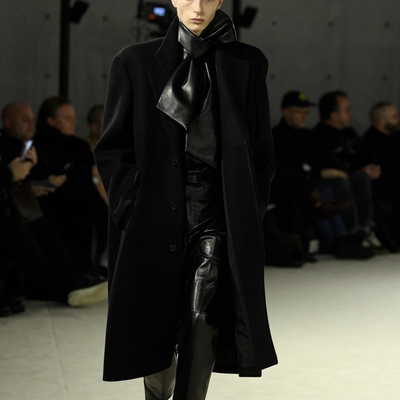 Saint Laurent Paris Saint Laurent Oversized Wool Coat Size US L / EU 52-54 / 3 - 1 Thumbnail