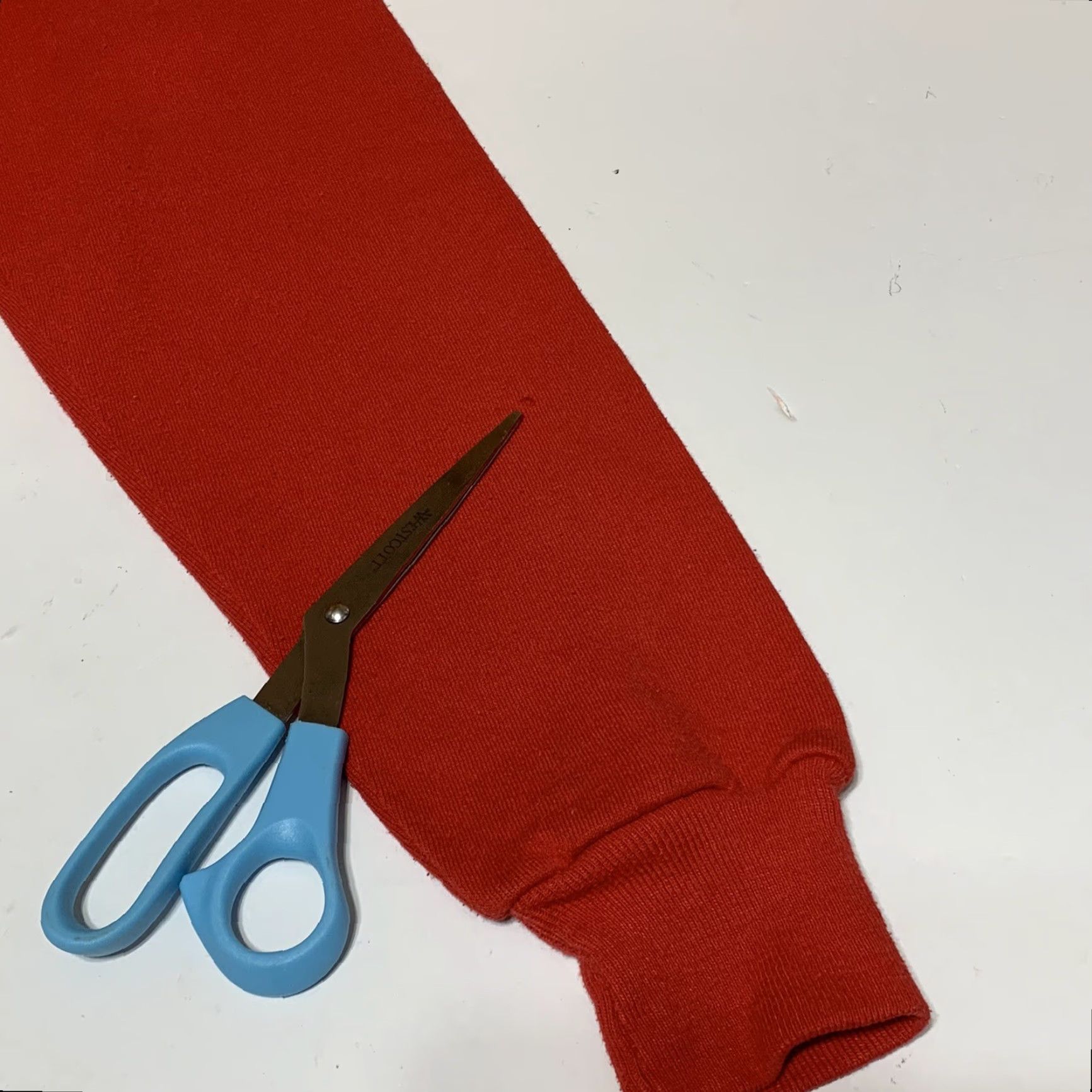 Dickies VINTAGE Dickies Mens M/L Red Blank Crewneck Sweatshirt USA 50/50 Crewneck Sweatshirt Mens Red 1990s Dickies Womens/Mens? Size US M / EU 48-50 / 2 - 8 Thumbnail
