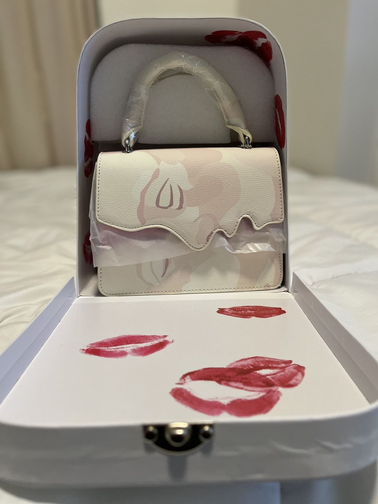 KidSuper Kissing bag (Cream) Size ONE SIZE - 3 Thumbnail