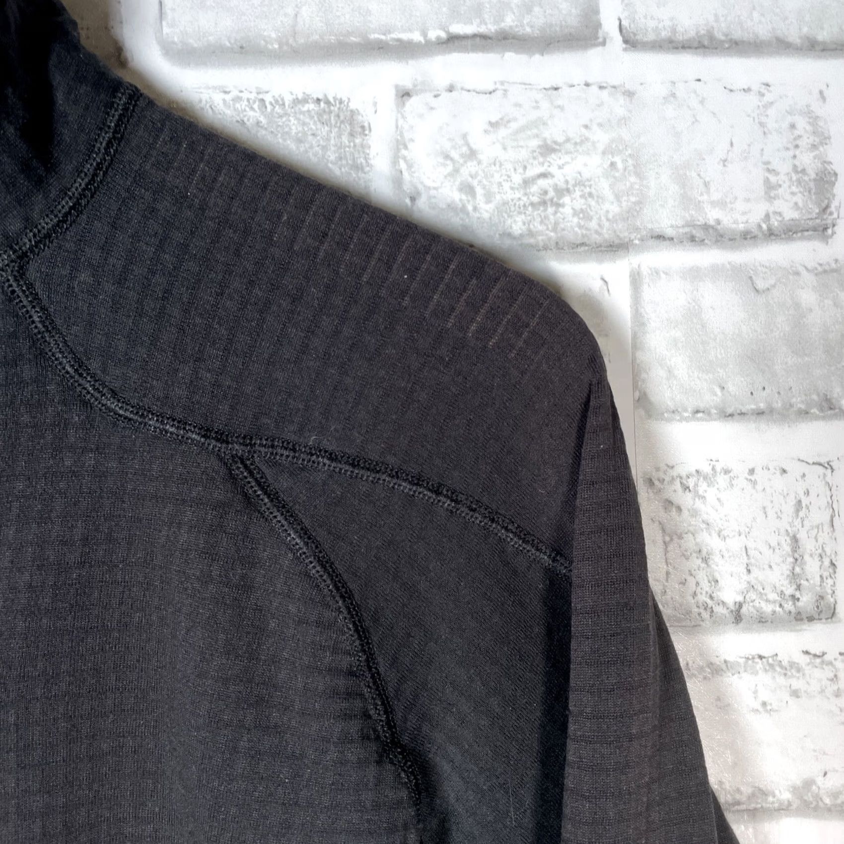 Patagonia VINTAGE Patagonia Black Athletic Half Zip Pullover Jacket Womens Size S USA Jacket Womens S Black USA Athletic Size S / US 4 / IT 40 - 3 Thumbnail