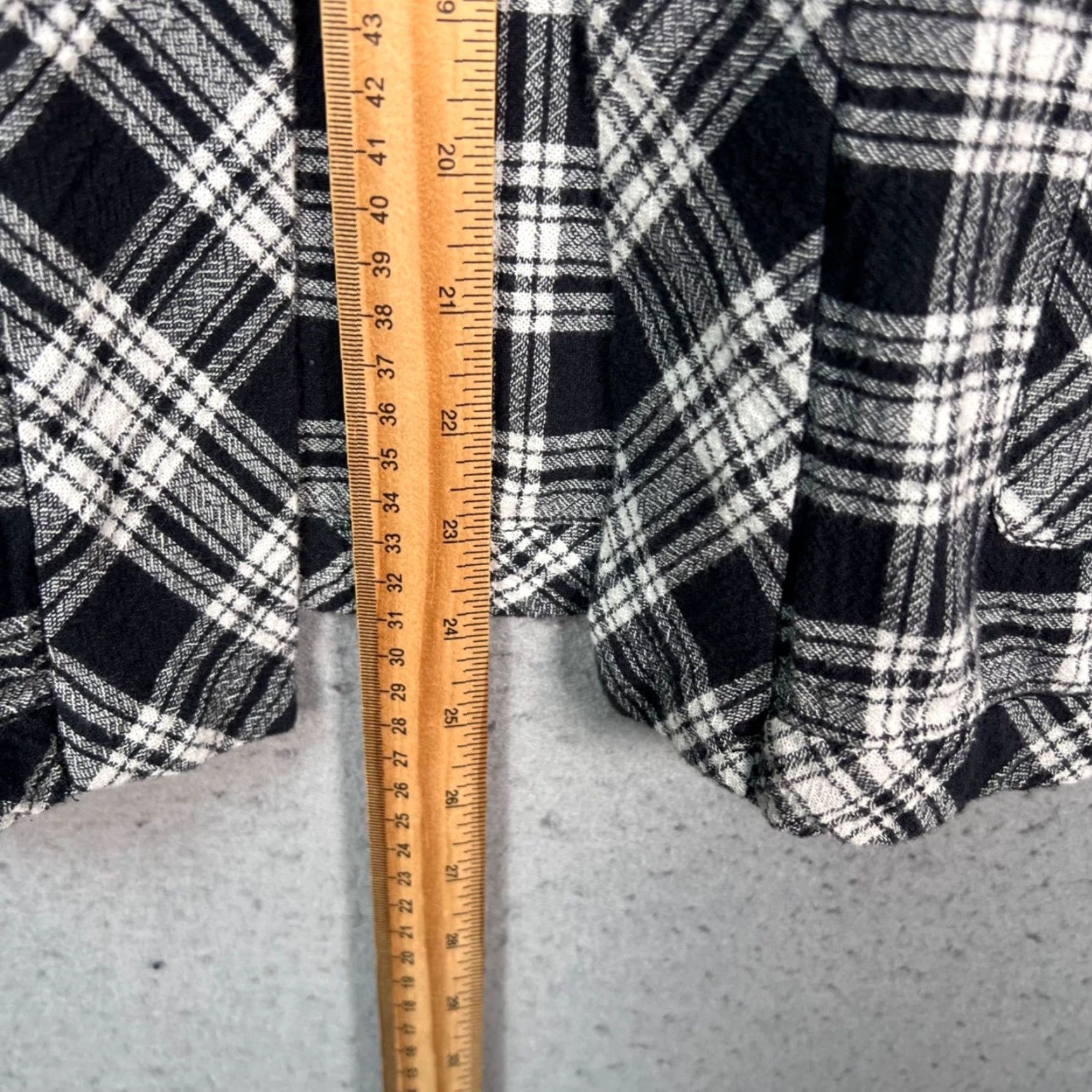 Madewell Madewell Plaid Cotton Flannel Shirt Cropped Open Front Top Small Black White Shirt Blouse Women's Size S / US 4 / IT 40 - 6 Thumbnail