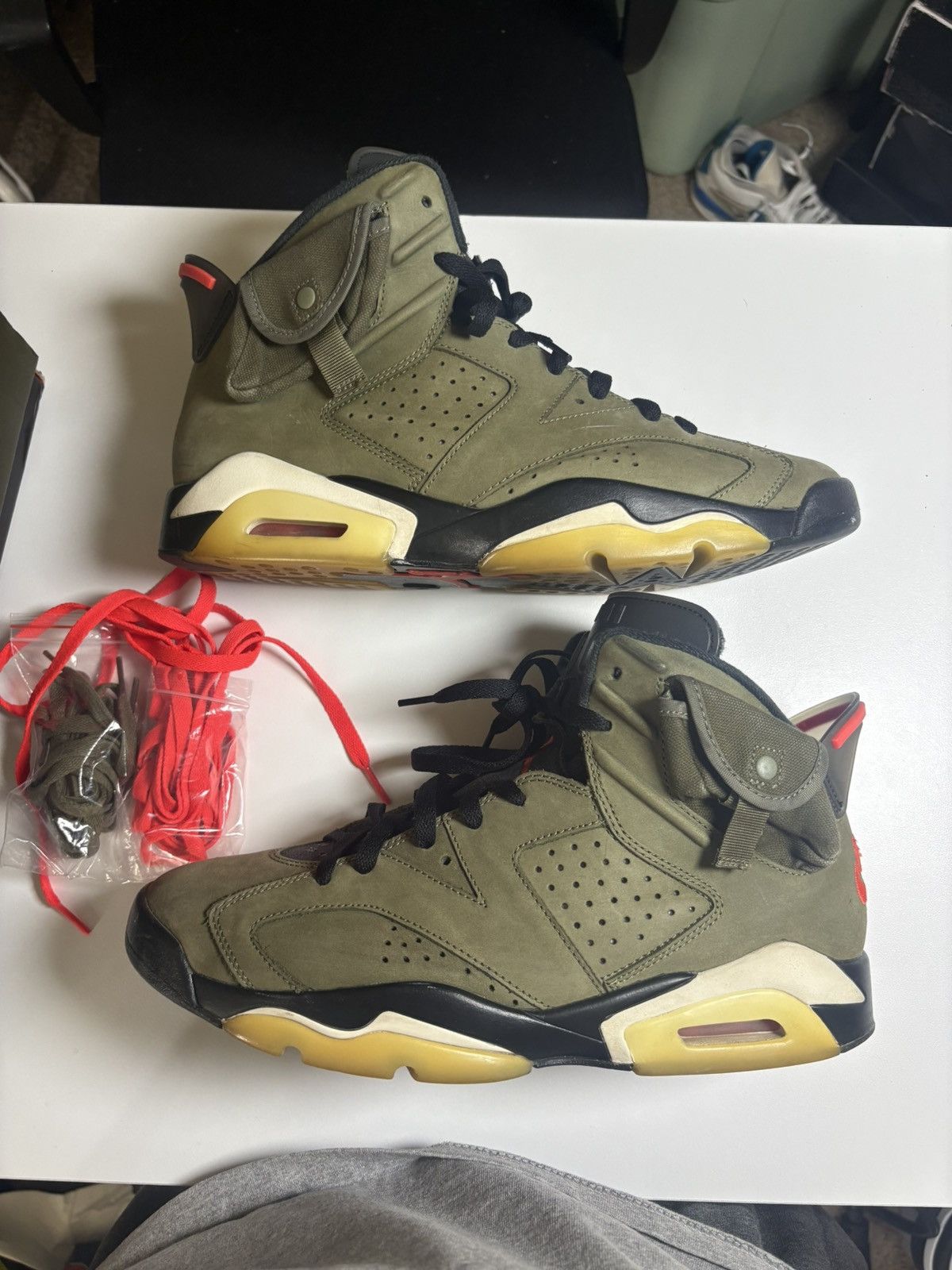 Jordan Brand × Travis Scott Ajr Jordan 6 X travis Scott olive Size US 11 / EU 44 - 2 Thumbnail
