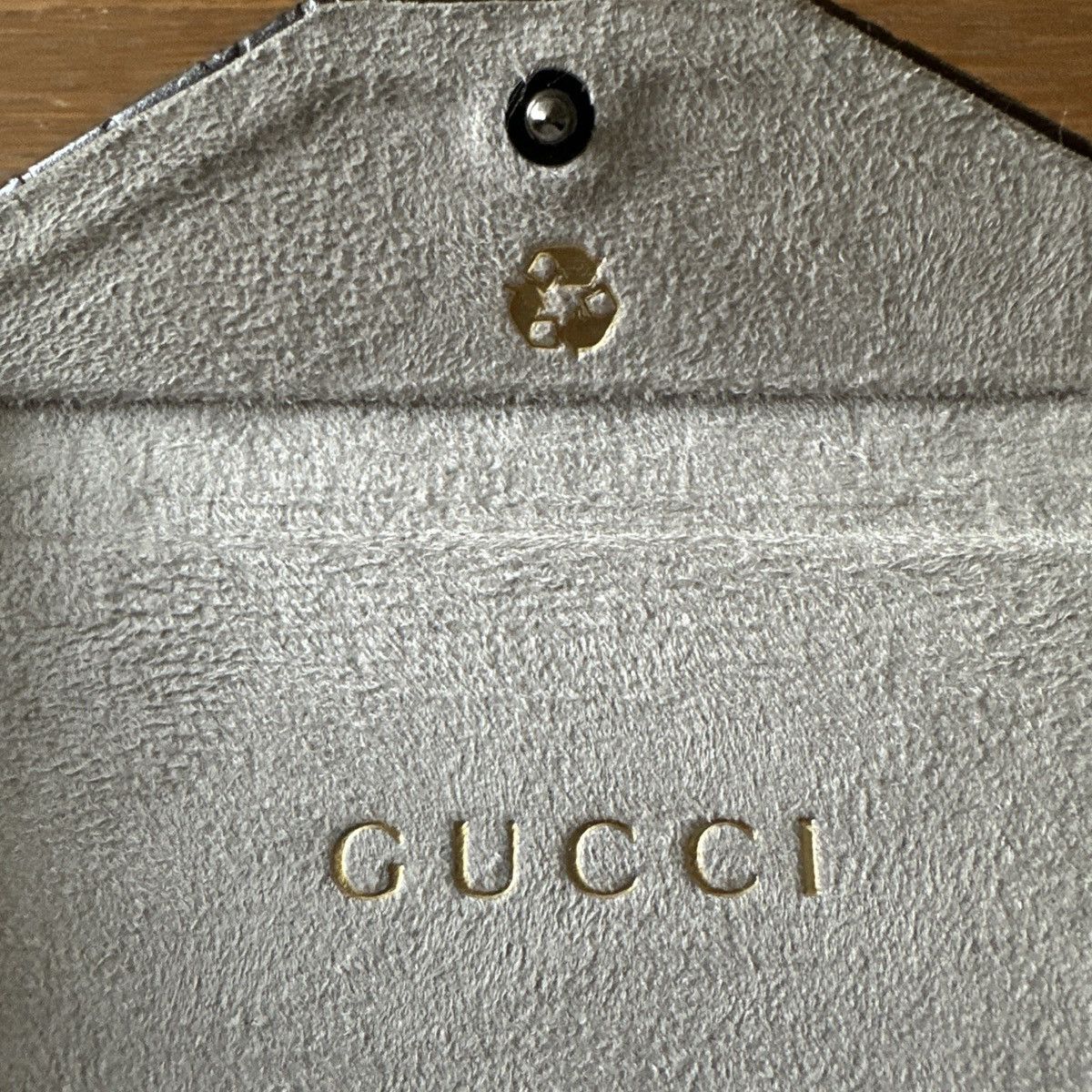 Gucci GUCCI Collapsible Triangular Leather SUNGLASS Case ONLY Size ONE SIZE - 7 Thumbnail