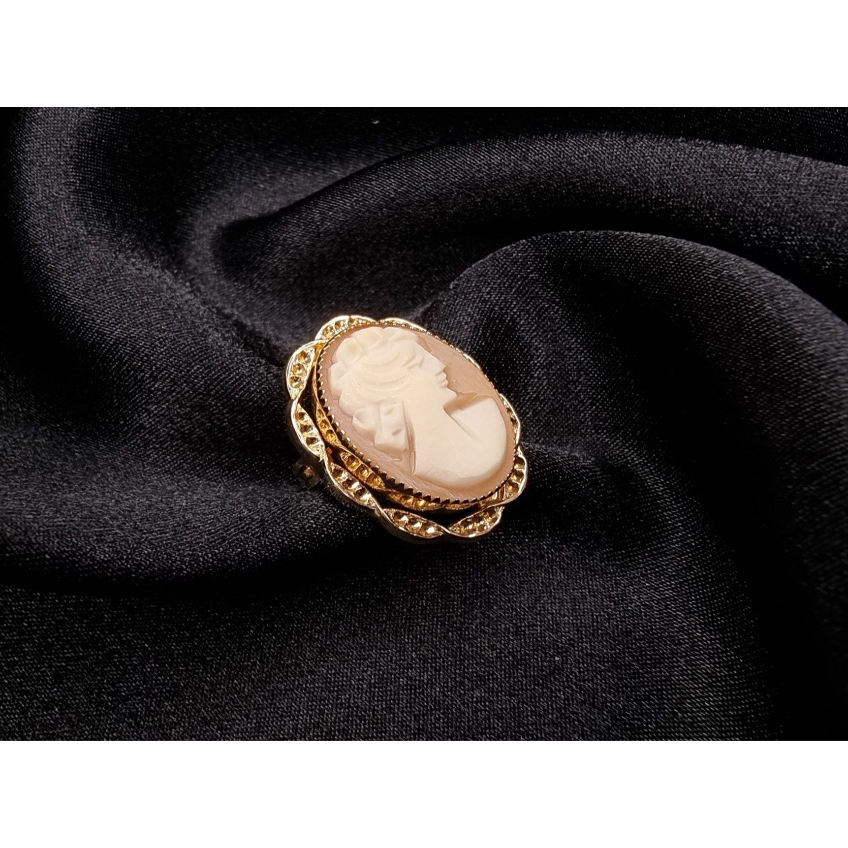 Other Vintage 1/20 12K Gold Cameo Brooch Featuring Intricate Carvi Size ONE SIZE - 3 Thumbnail