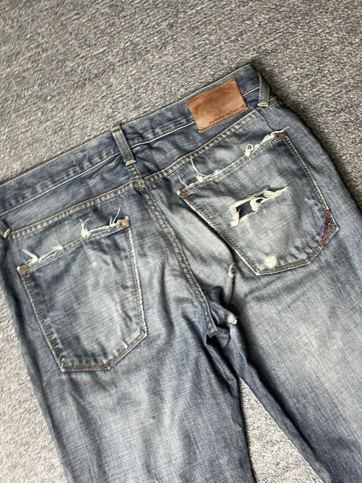 Banana Republic × Vintage Banana Republic Regular Fit Ripped Jeans (112) Size US 31 - 14 Thumbnail