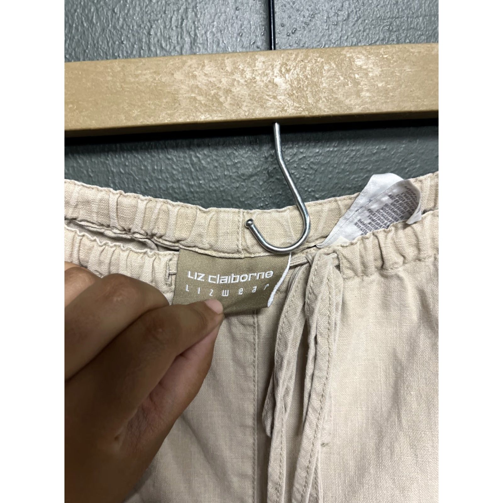 Liz Claiborne Liz Claiborne Beige Linen Pants Women Medium Wide-Leg Chino Elastic Waist Linen Blend Casual Travel 90s (if applicable) Men’s/Women’s? Size 32" / US 10 / IT 46 - 2 Thumbnail