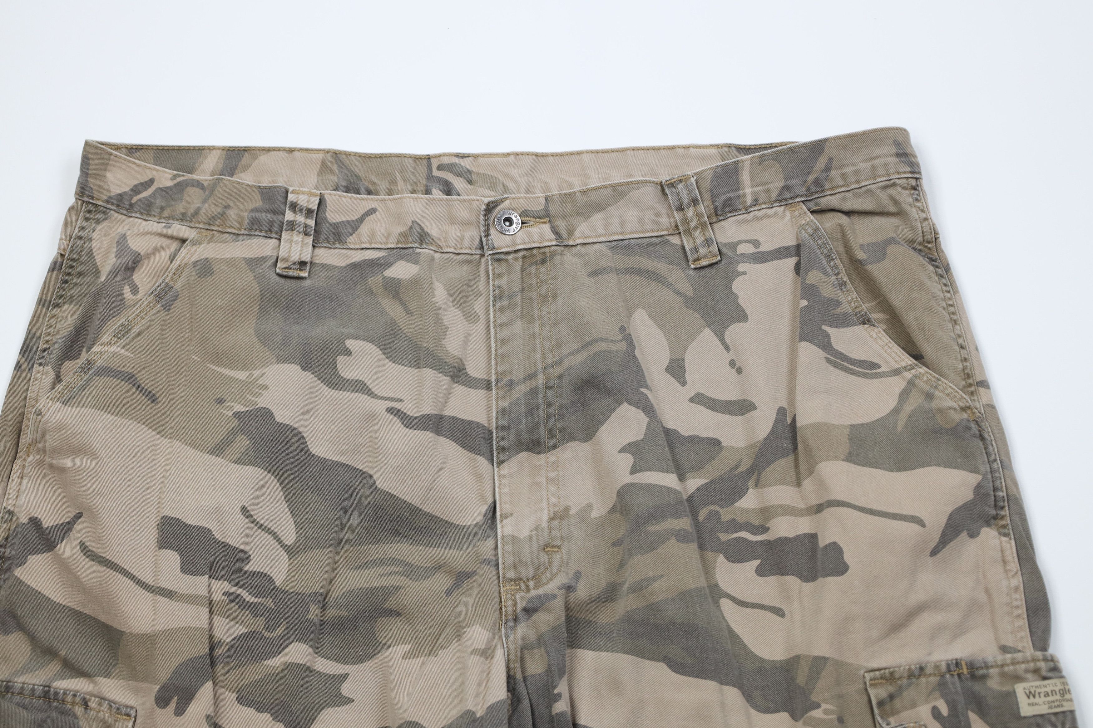 Wrangler Vintage Y2K Wrangler Baggy Wide Leg Camouflage Cargo Pants Size US 42 / EU 58 - 2 Thumbnail