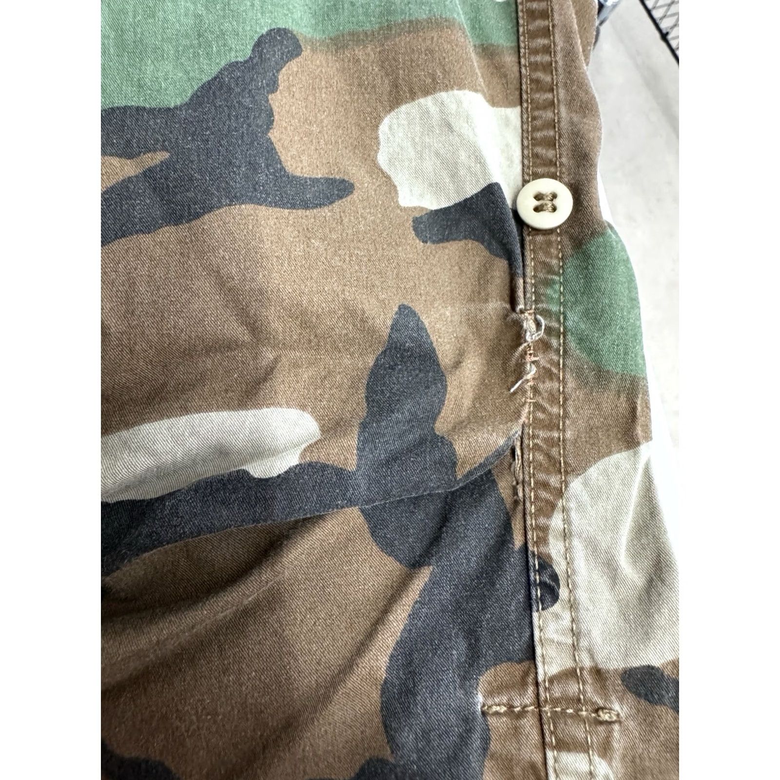 Nike VINTAGE Nike Pants Small Y2K Utility Camo Ankle Adjustable Cargo Military Mens Size US 29 - 4 Thumbnail
