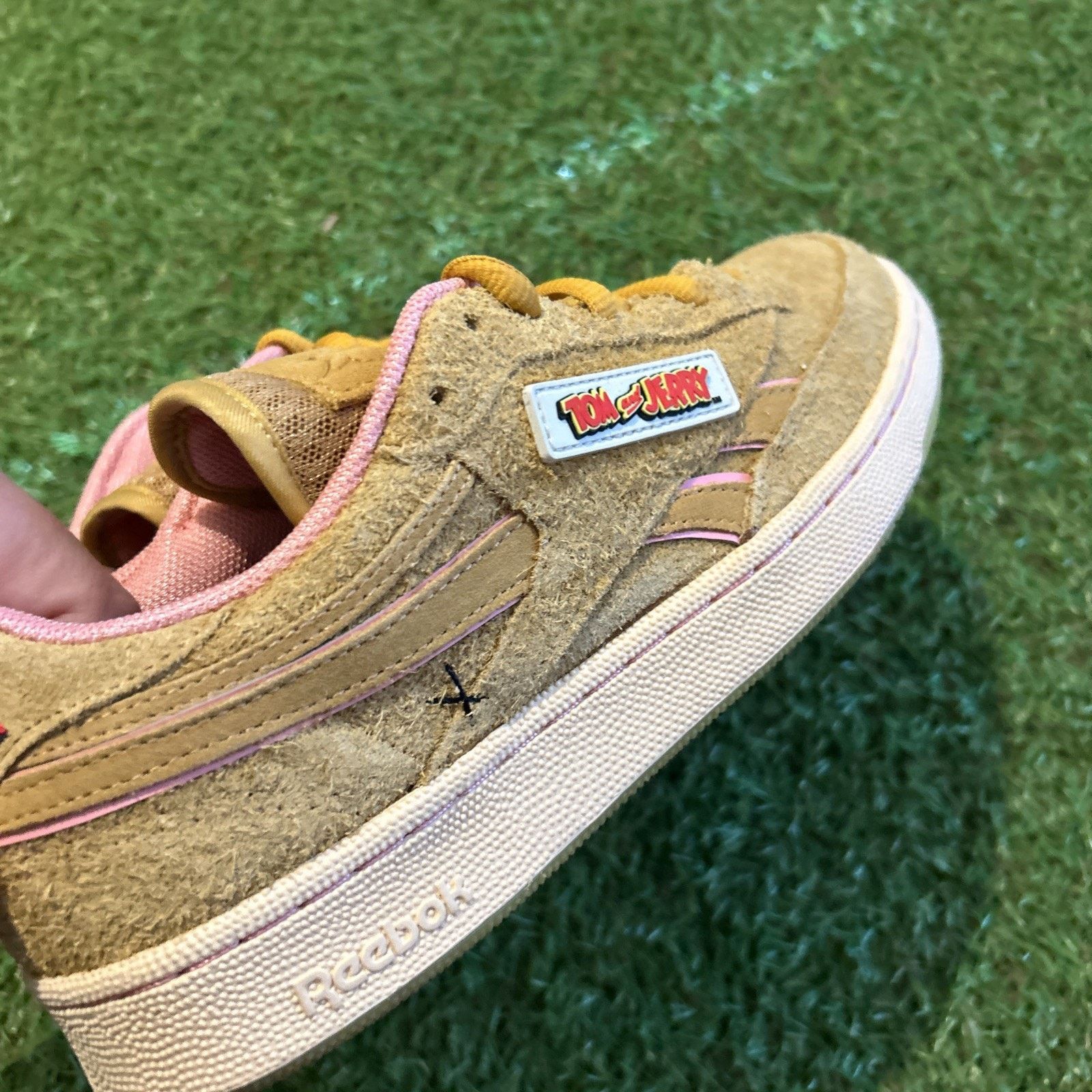 Reebok Reebok Club C Revenge Low x Tom & Jerry - 2020 Size 9.5 Size US 9.5 / EU 42-43 - 9 Thumbnail