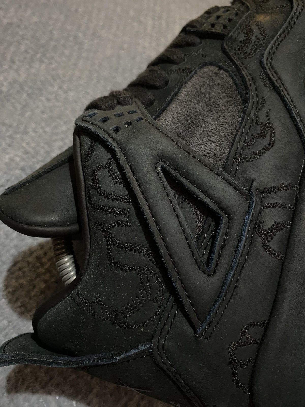 Jordan Brand × Kaws Nike Air Jordan 4 x Kaws "Black" Size US 7 / EU 40 - 5 Thumbnail