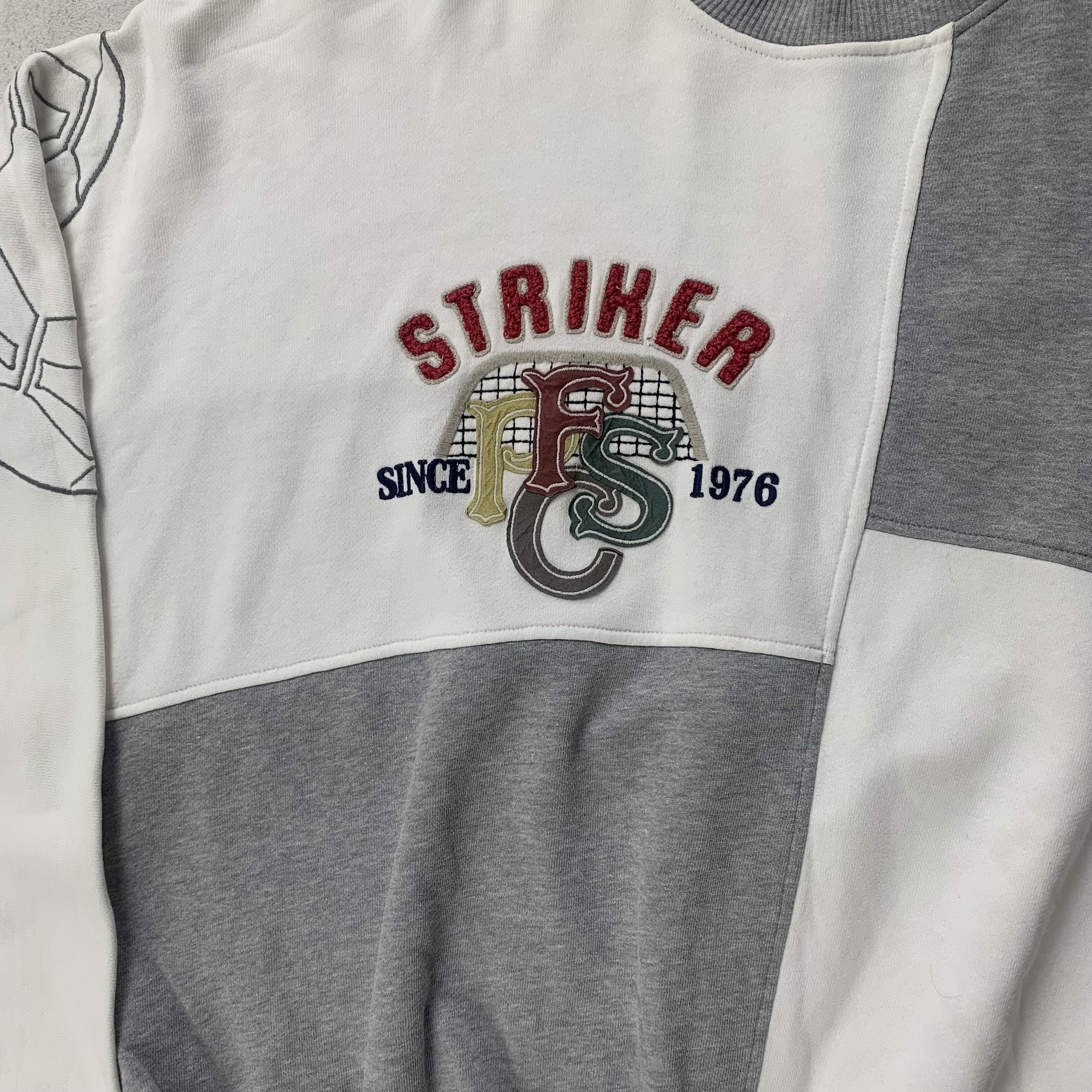 Vintage Vintage PIASPORTS Sweatshirt Crewneck Size US L / EU 52-54 / 3 - 5 Thumbnail