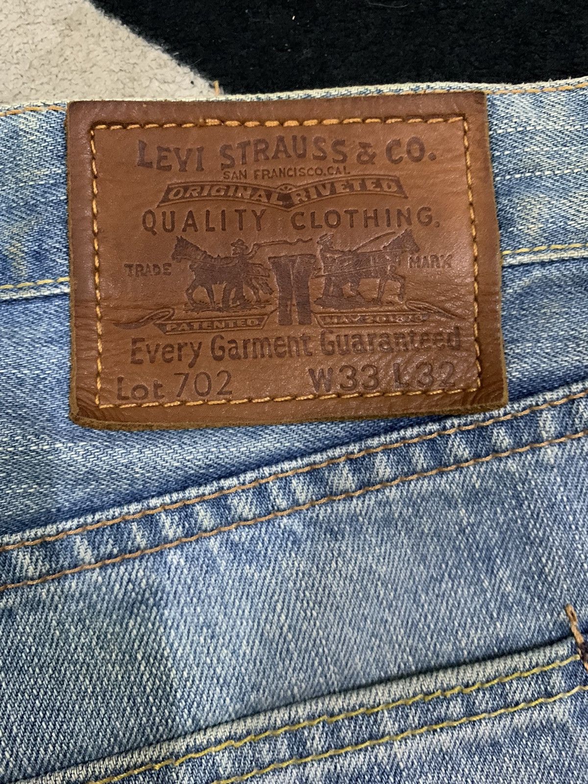 Levi's Vintage 90s Levis 702 Rusty Mud Wash Loose Jeans Size 33x28 Size US 33 - 13 Thumbnail