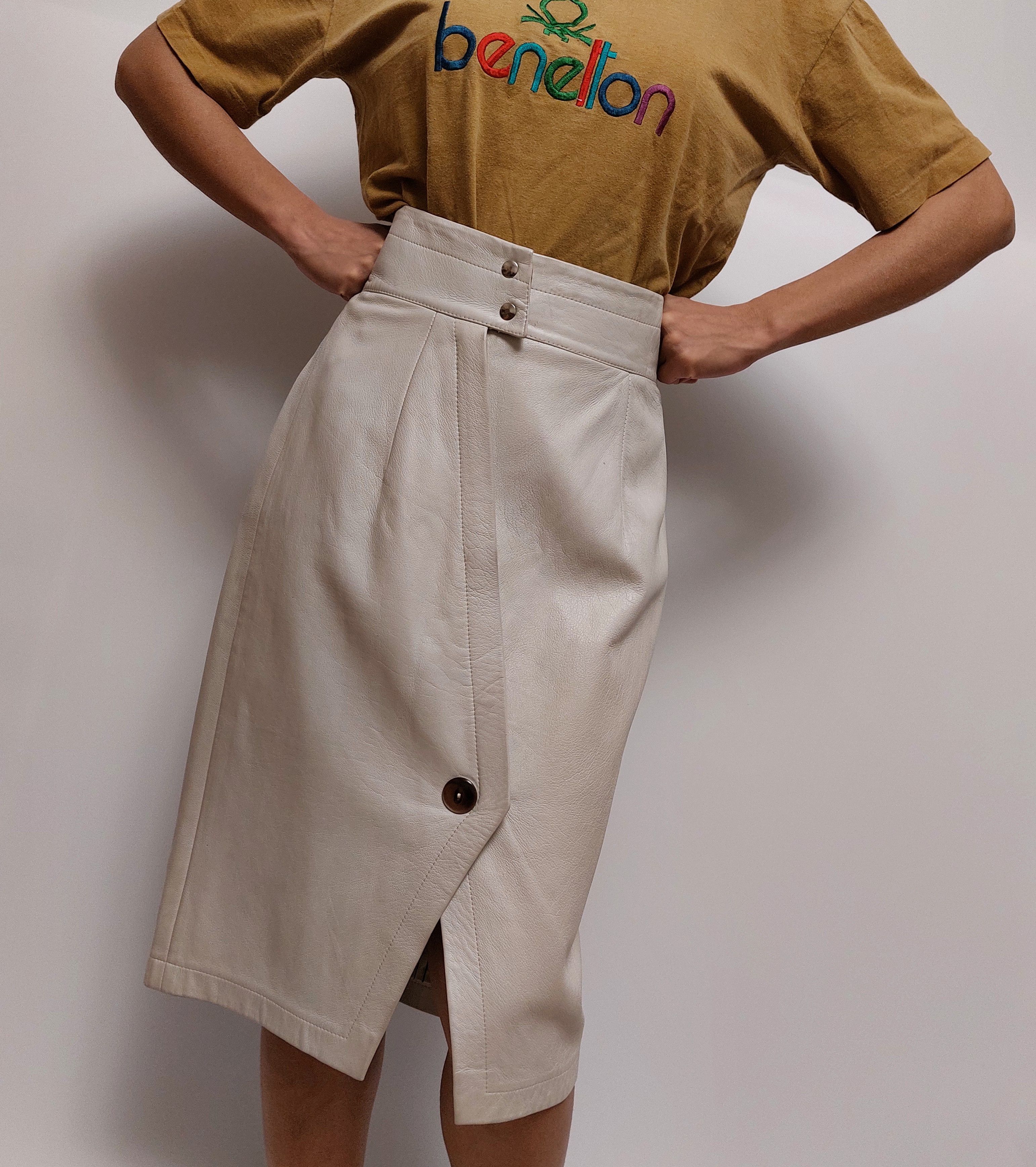 Vintage 1980s leather skirt high-waisted Size 25" / US 0 / IT 36 - 3 Thumbnail