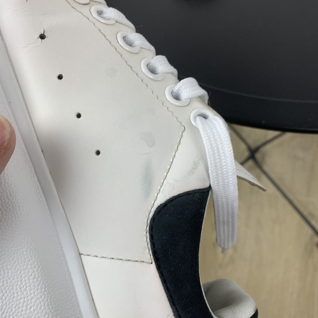 Alexander McQueen Alexander Mcqueen White Leather Sneakers Shoes Size 38 Italy Size US 8 / IT 38 - 12 Thumbnail