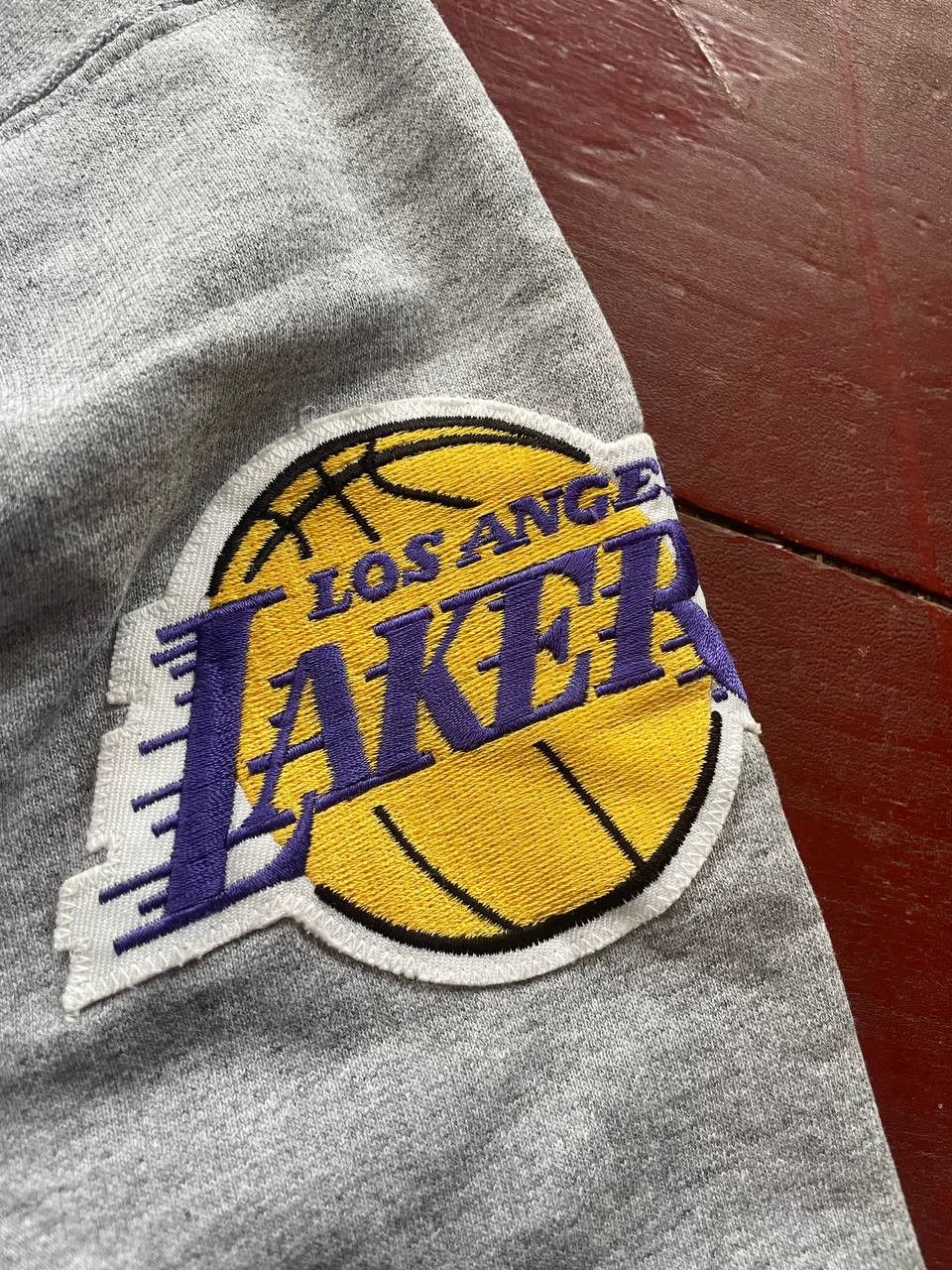 NBA Vintage Distressed LA Lakers Sweater Oversized Size US XL / EU 56 / 4 - 5 Thumbnail