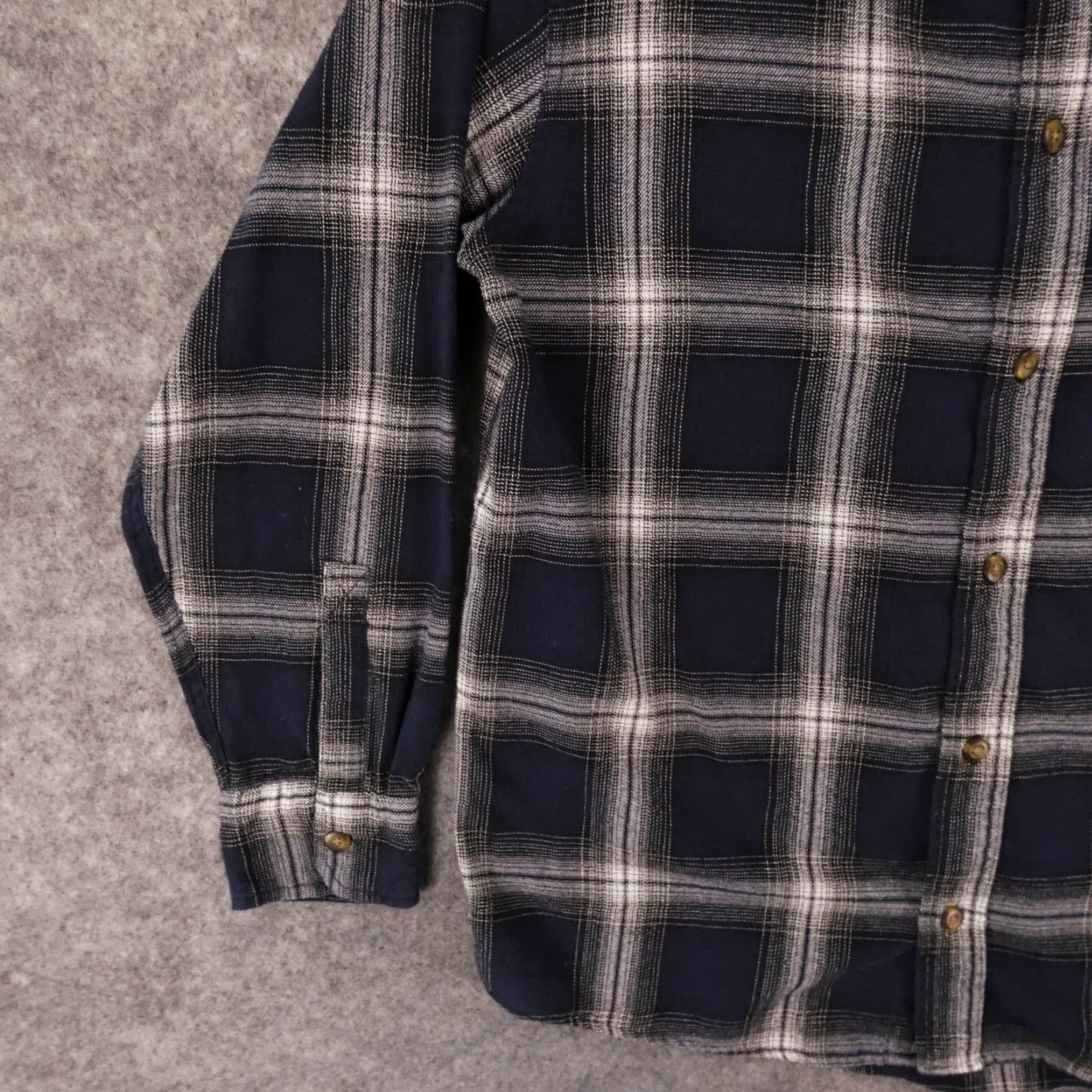 Vintage Field & Stream Shirt Mens Large Long Sleeve Button Up Navy Plaid Size US L / EU 52-54 / 3 - 4 Thumbnail