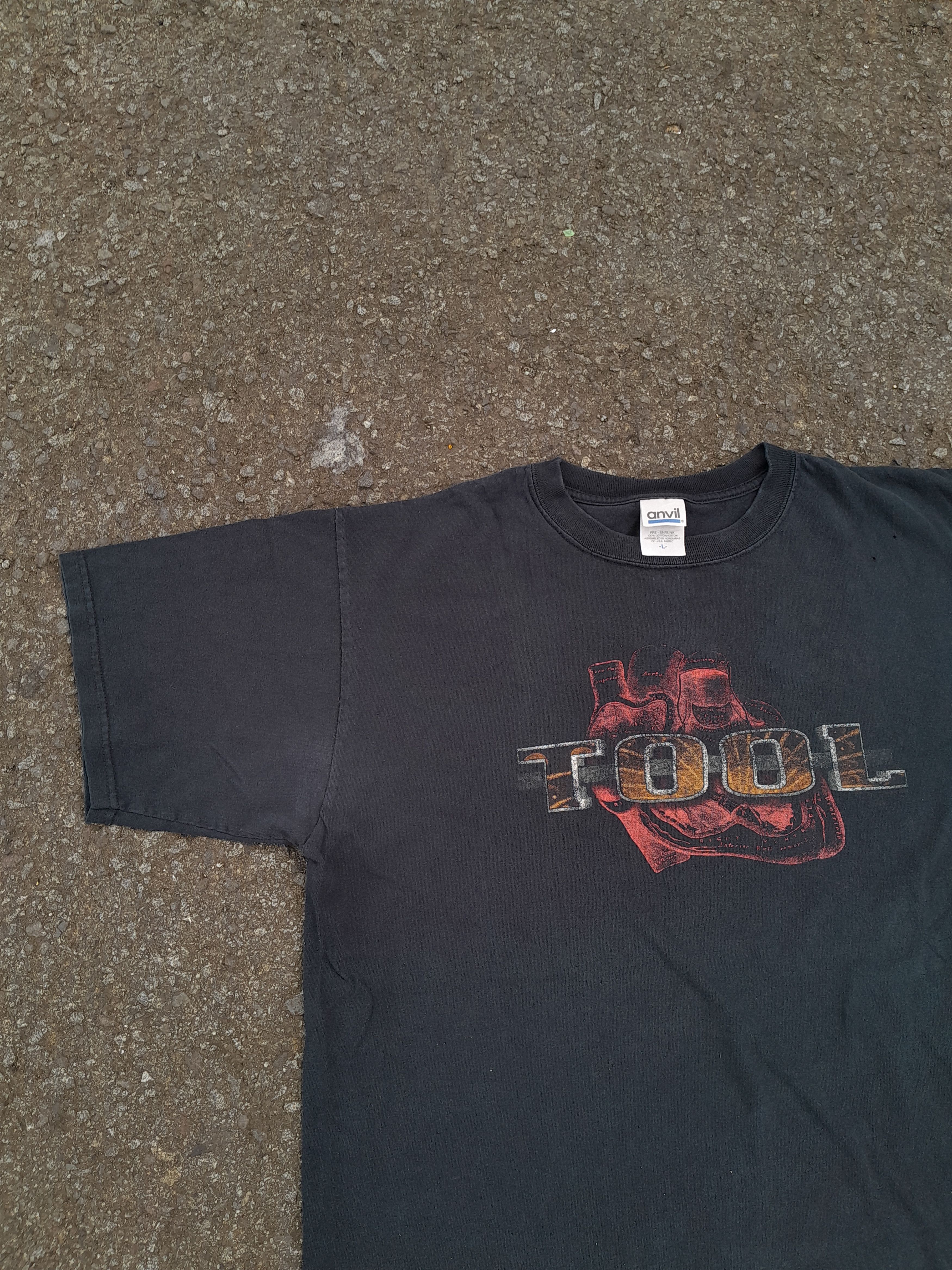 Band Tees Vintage band TOOL Undertow anatomical heart 2004 t-shirt Size US L / EU 52-54 / 3 - 8 Thumbnail